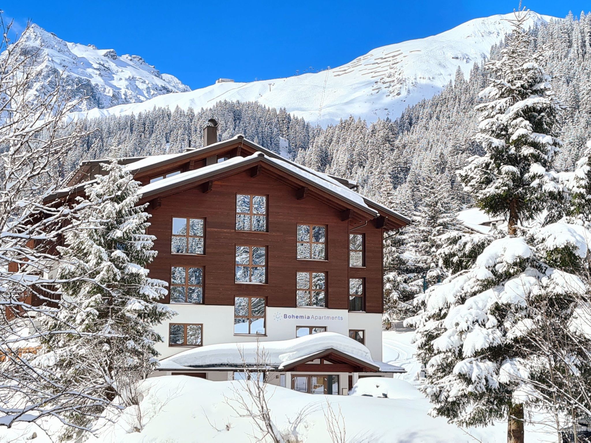 The modern and comfortable holiday flats are located in the idyllic village centre of the holiday resort of Gargellen in the Montafon.

Type 4+: 5 - 10 persons (120 m²) with a living room/bedroom, 3 ..