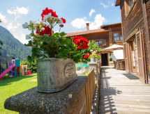 Ruim 6-persoons appartement met tuin, 300m van centrum Sankt Gallenkirch - thumbnail 1