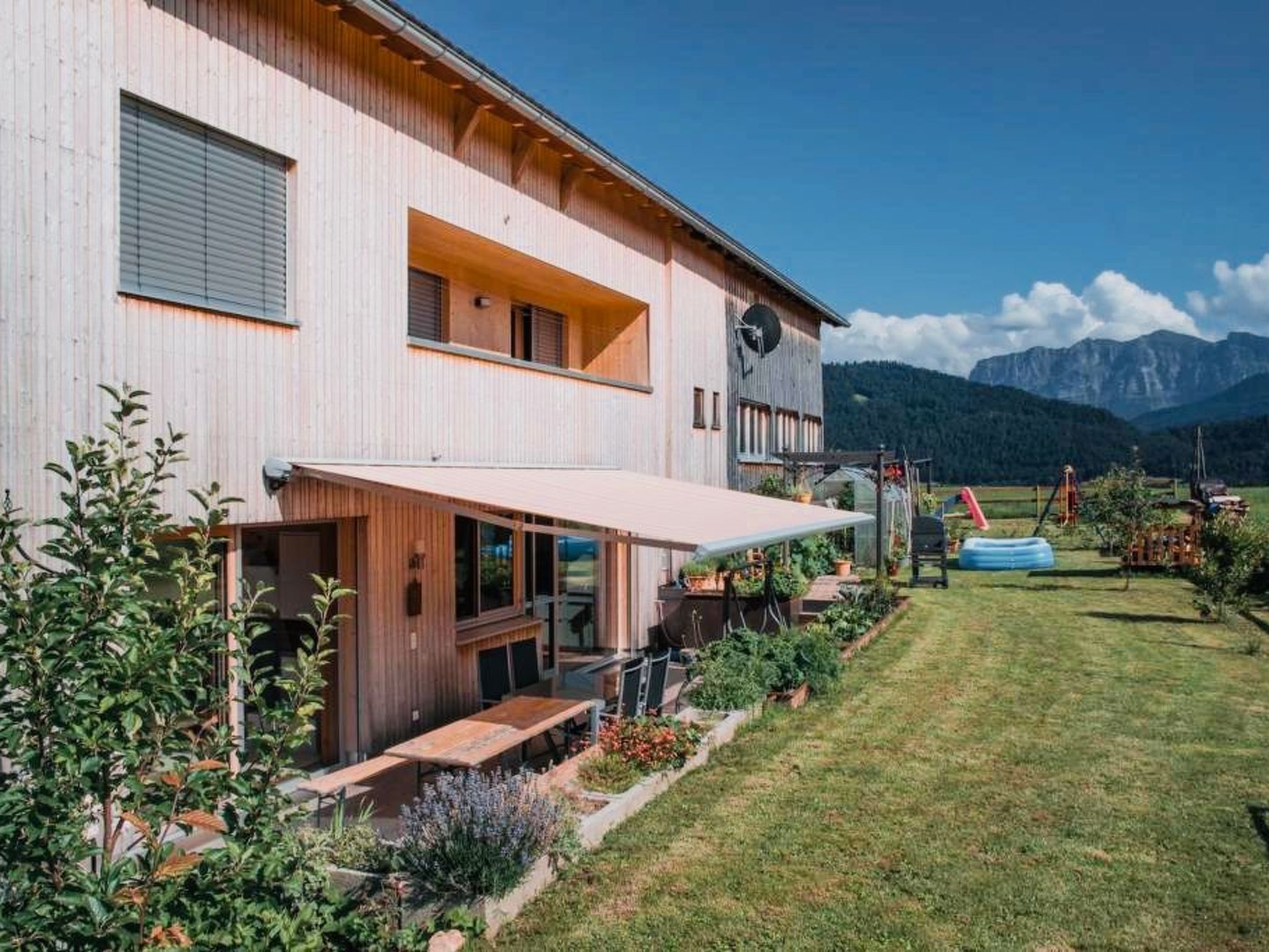 Neue Ferienwohnung in Schwarzenberg mit Garten und Grill