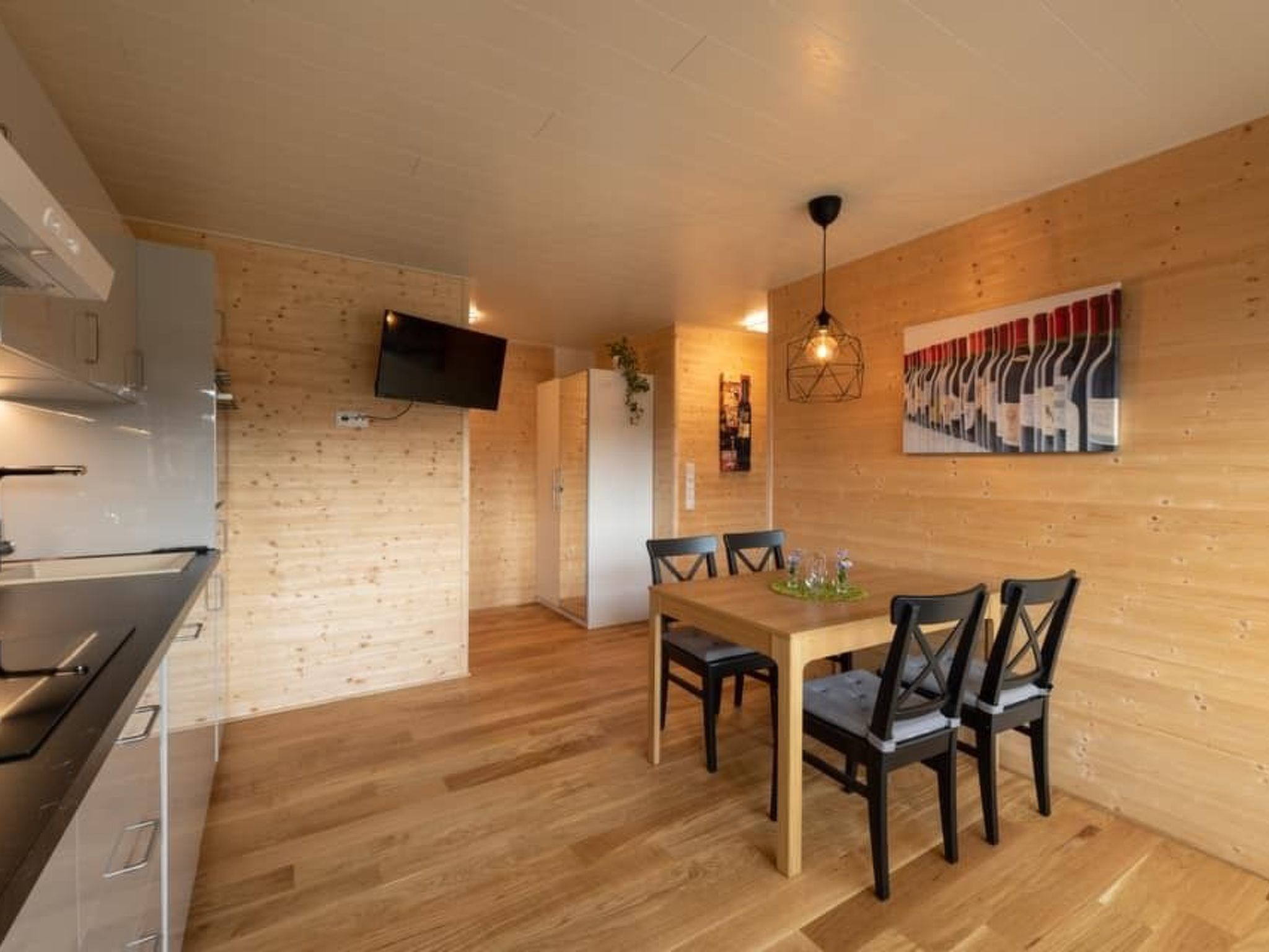 Ruhig mit einem herrlichen Blick auf die Berge.