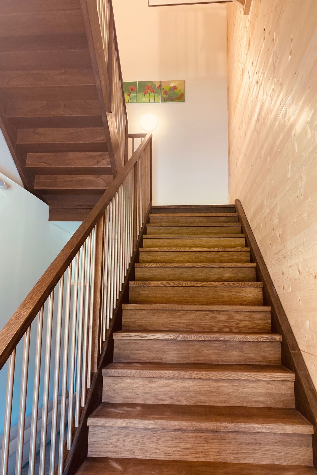 Ruhig mit einem herrlichen Blick auf die Berge.-Image-tags.info