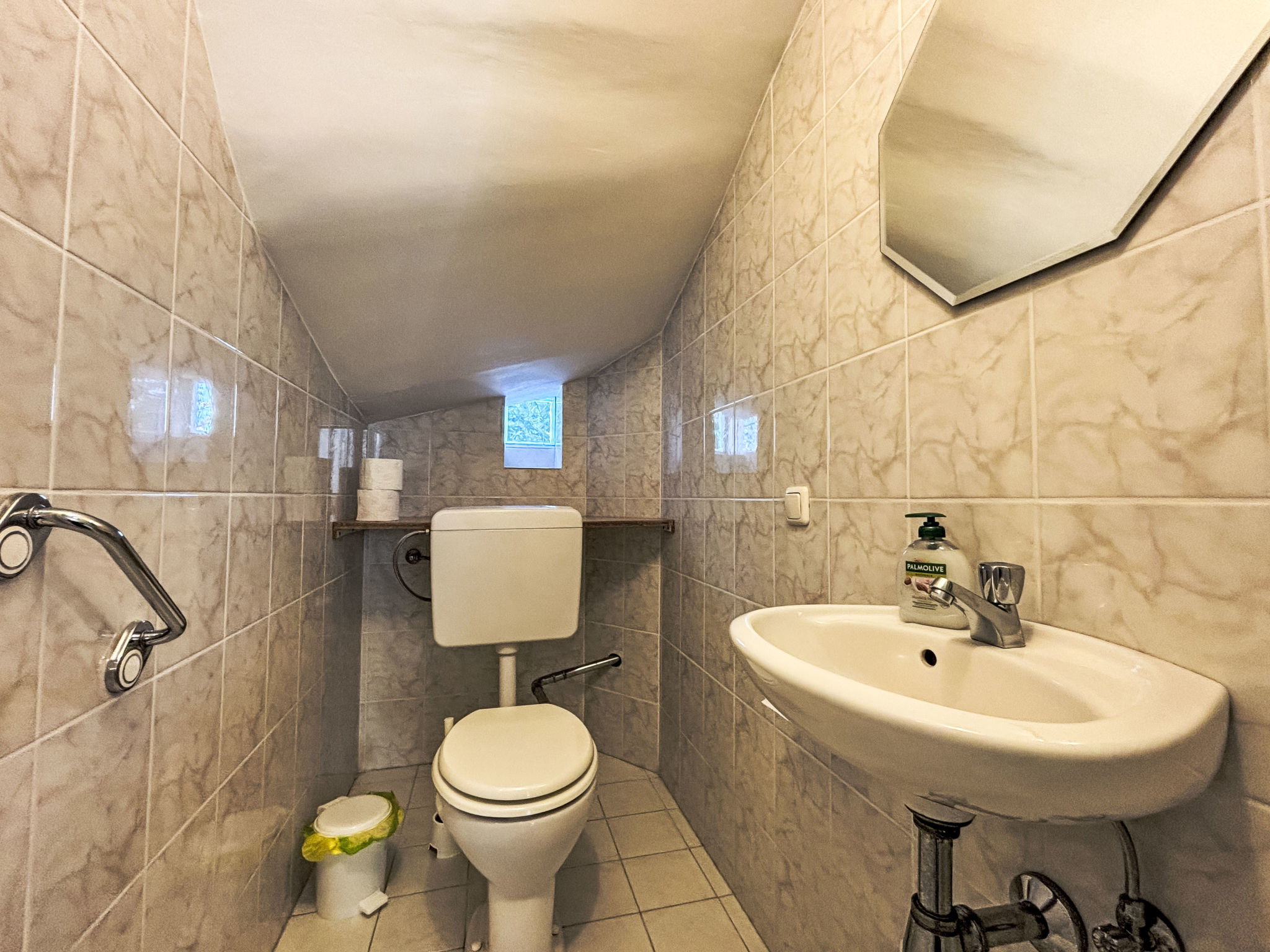 Großmutters Ferienhaus-Binnen