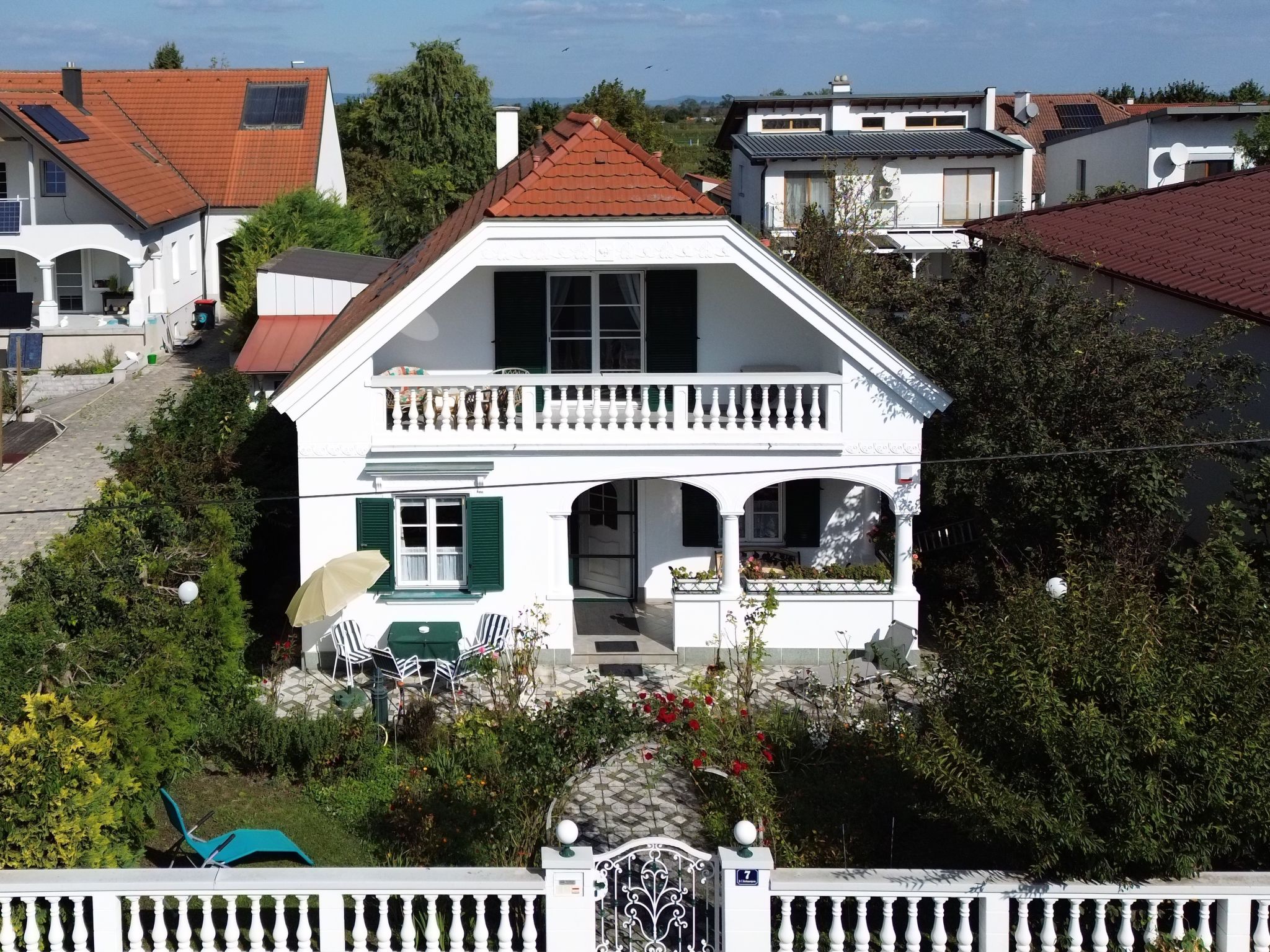Großmutters Ferienhaus-Buiten