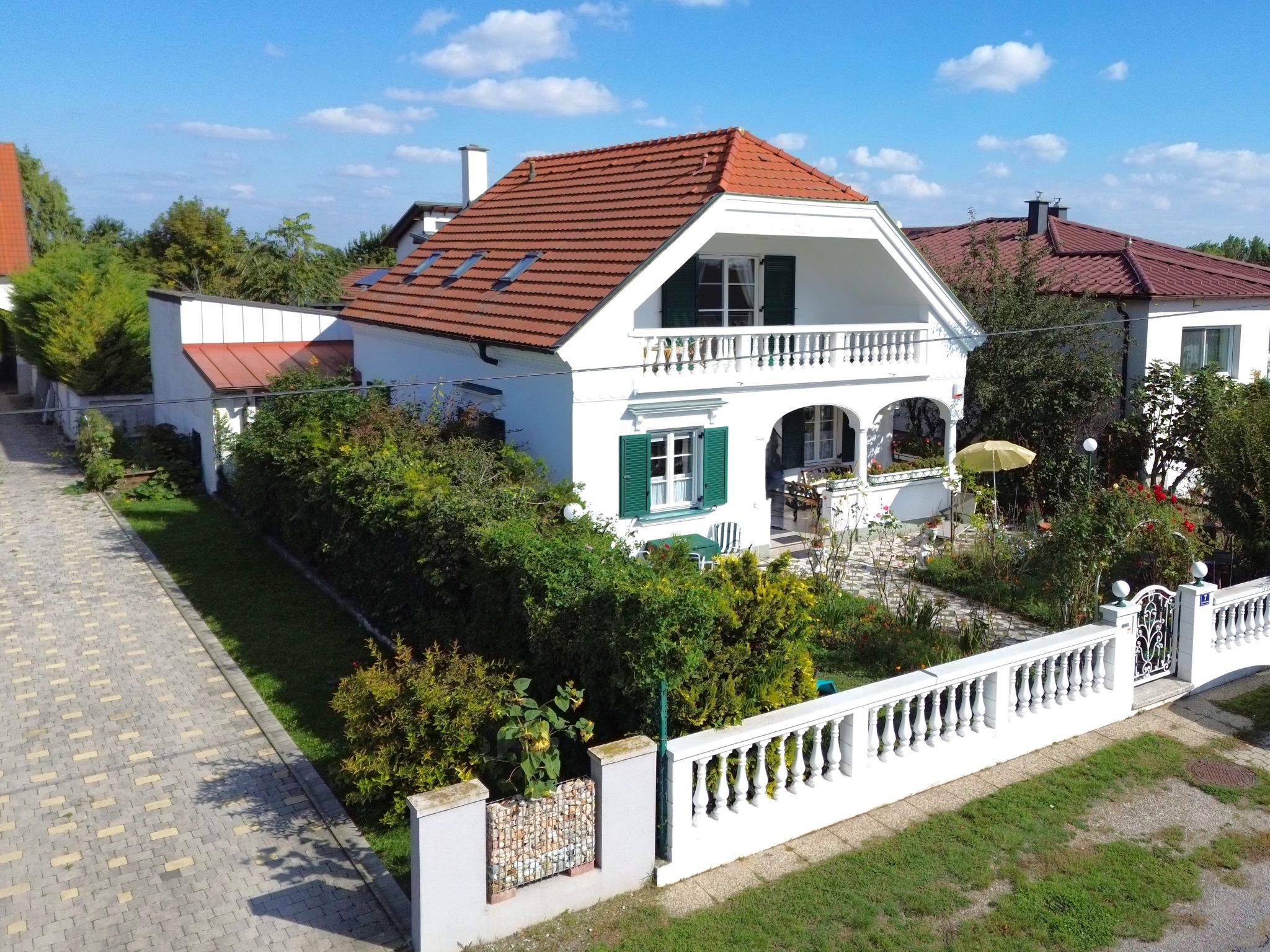 Großmutters Ferienhaus-Buiten