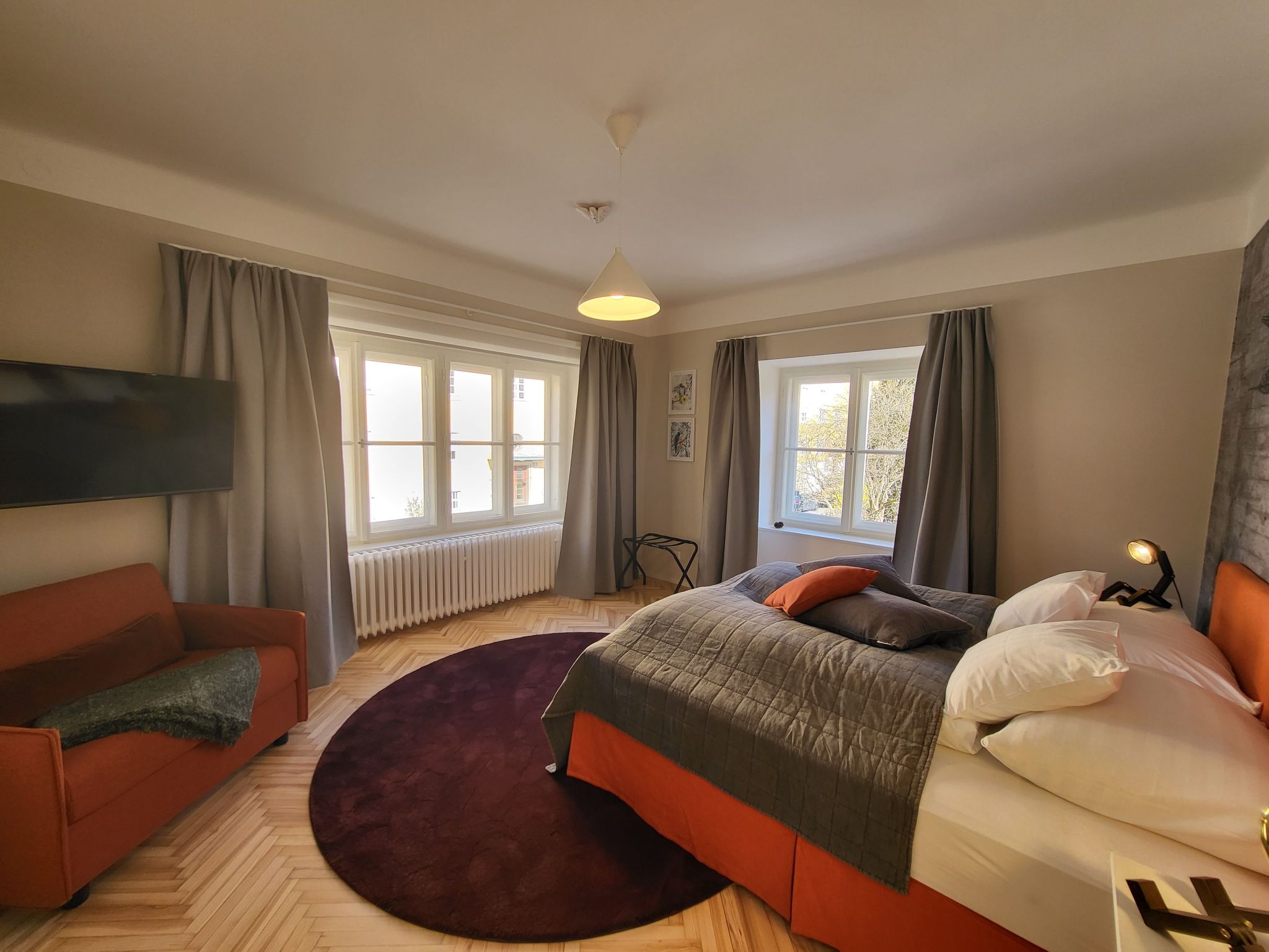 Orange Flat neben K-F-Universität, neu und gemütlich, mit Parkplatz-Image-tags.info