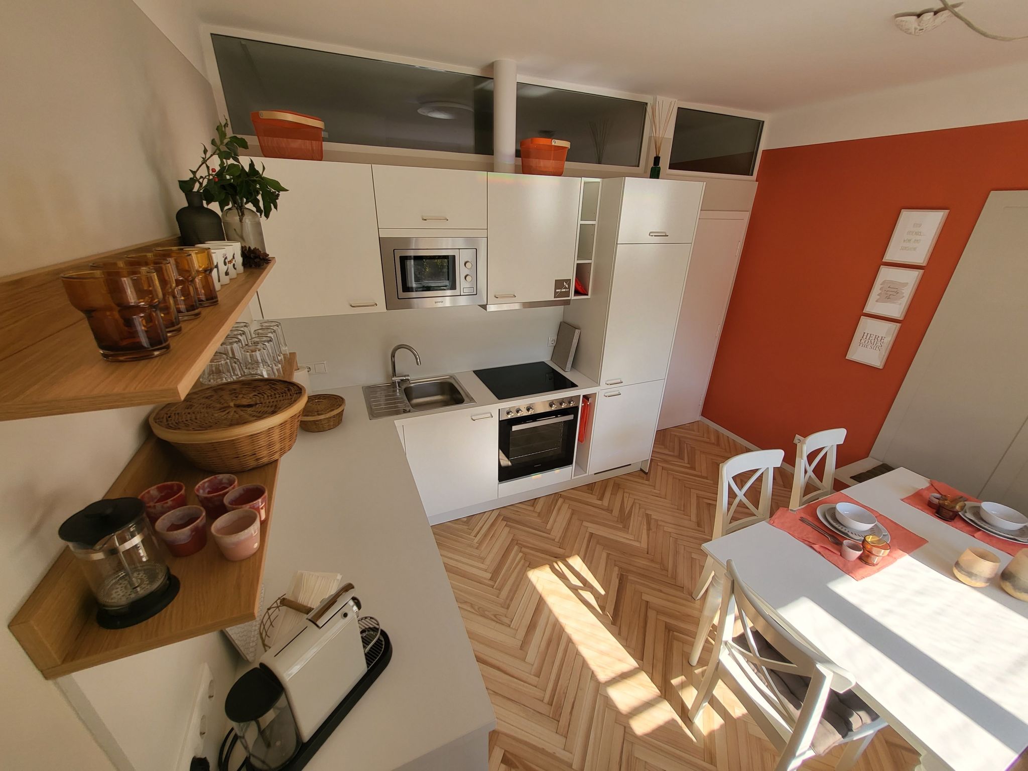 Orange Flat neben K-F-Universität, neu und gemütlich, mit Parkplatz-Image-tags.info