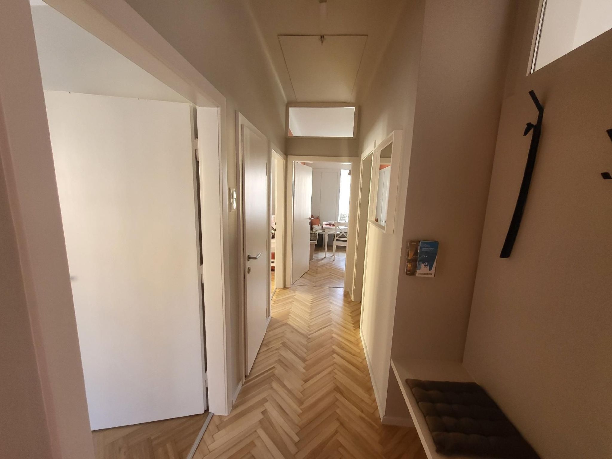 Orange Flat neben K-F-Universität, neu und gemütlich, mit Parkplatz-Image-tags.info