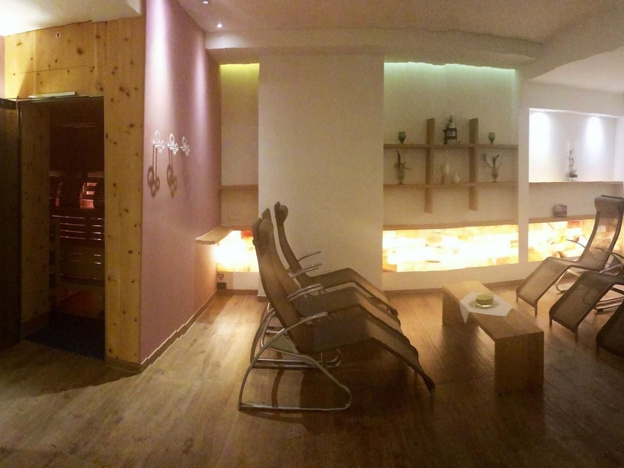 Thermen Apartment-Inside