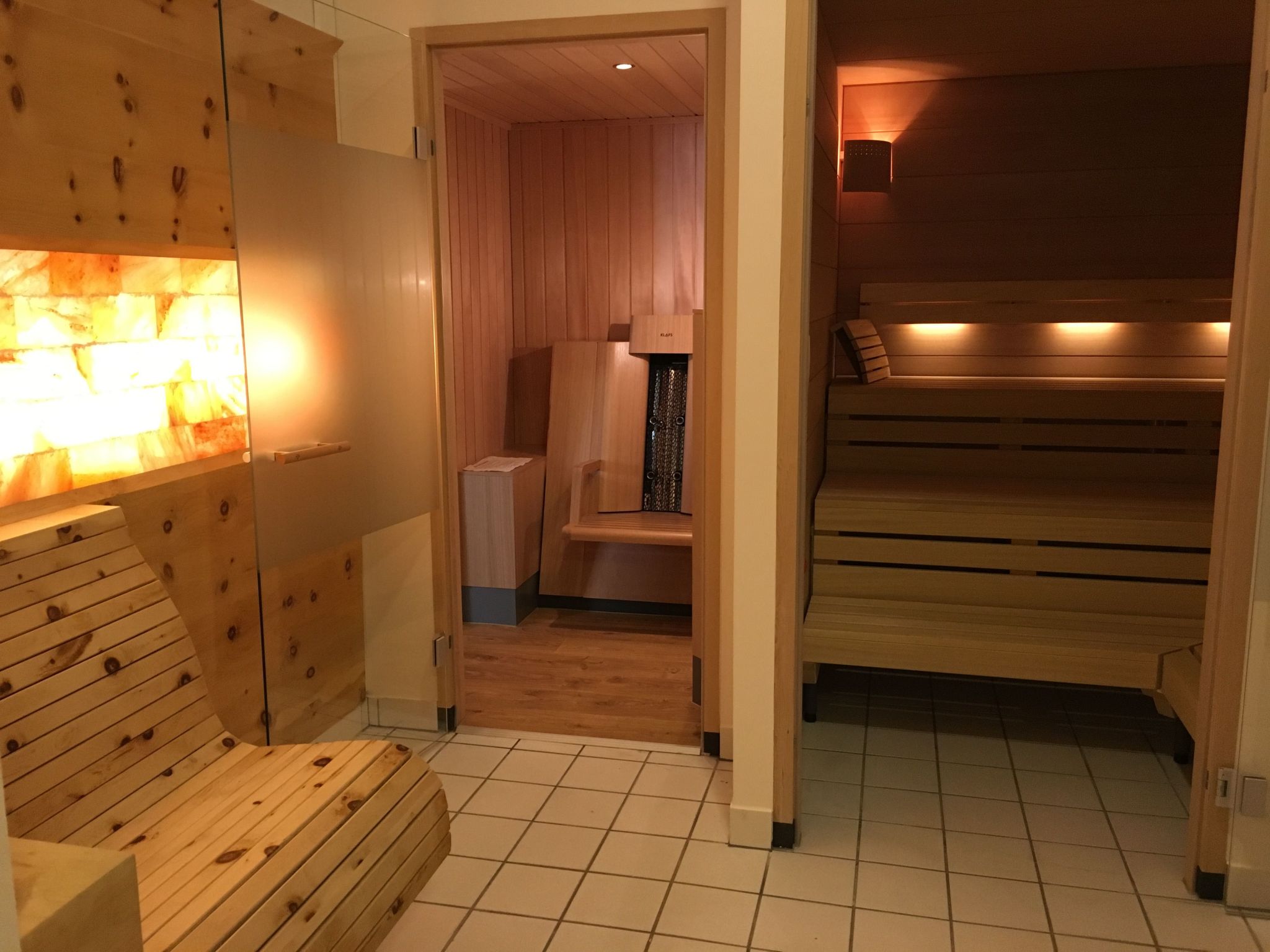 Thermen Apartment-Inside