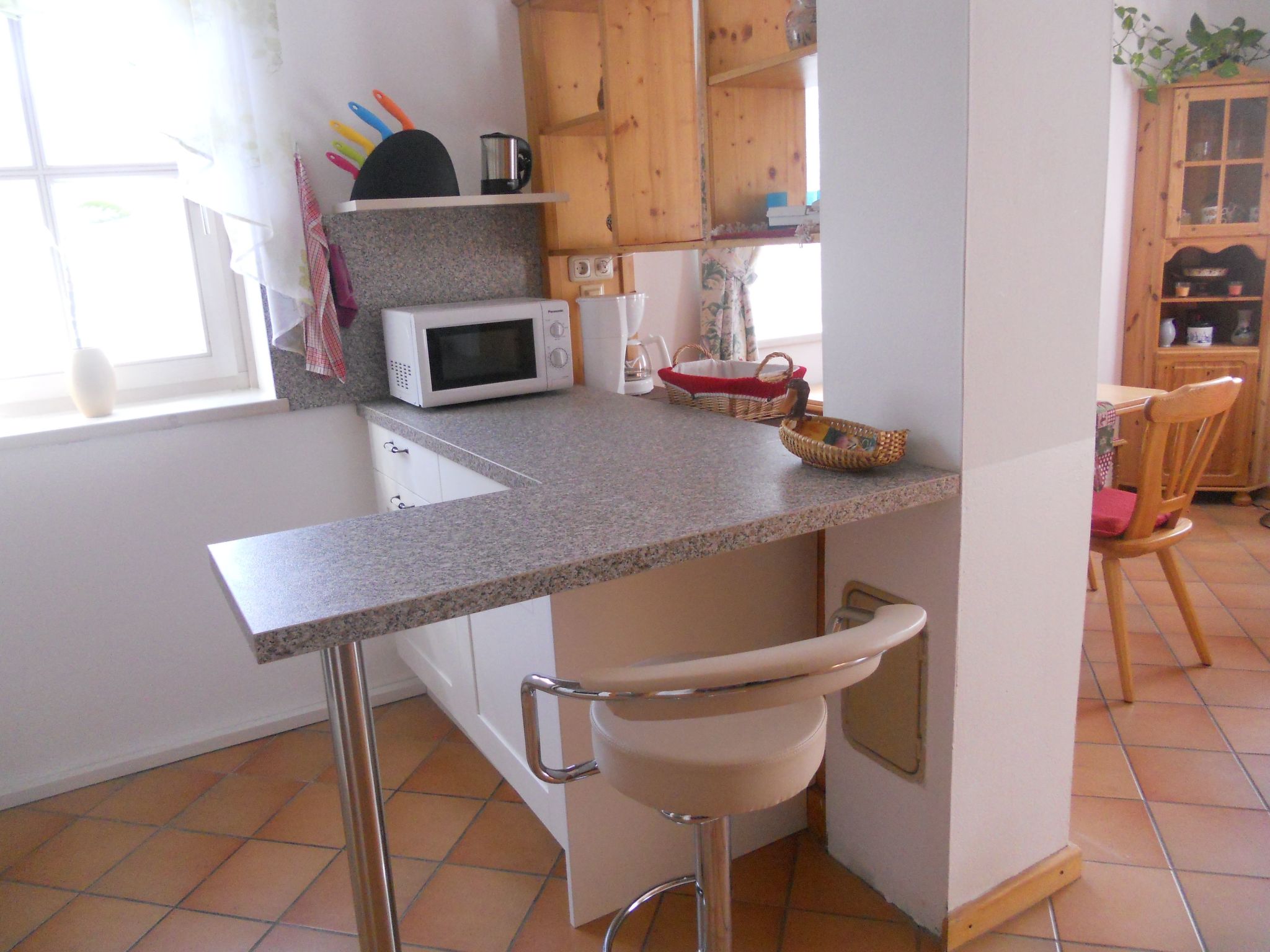 Mit Gemeinschaftspool und Terrasse-Drinnen