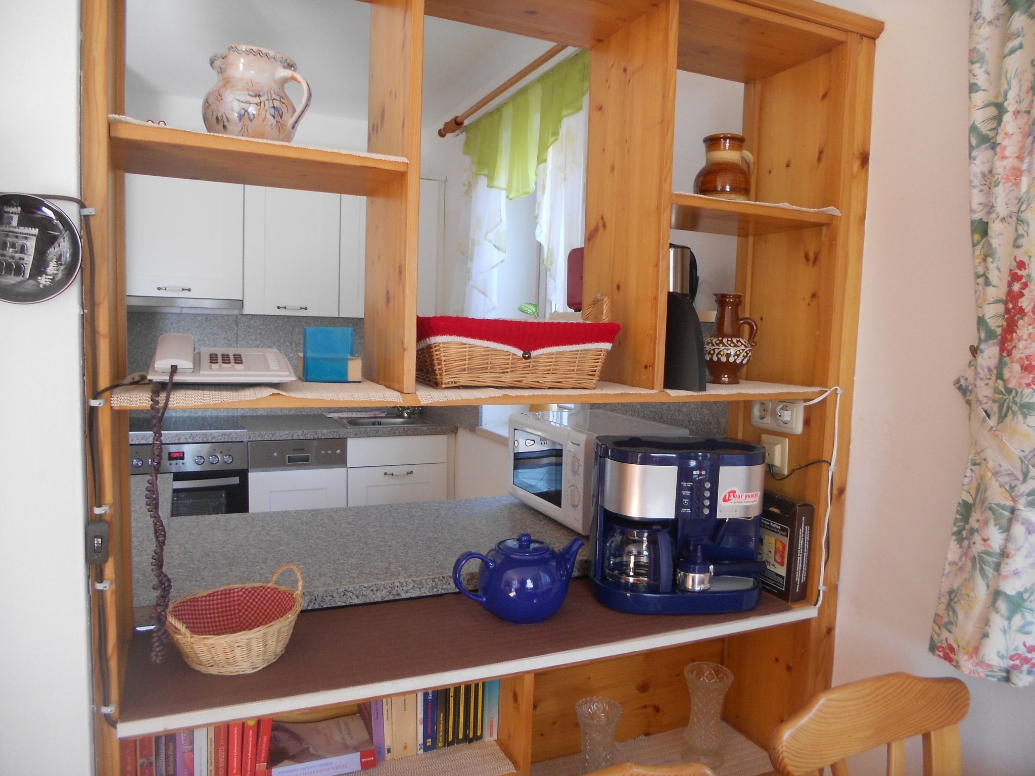 Mit Gemeinschaftspool und Terrasse-Drinnen