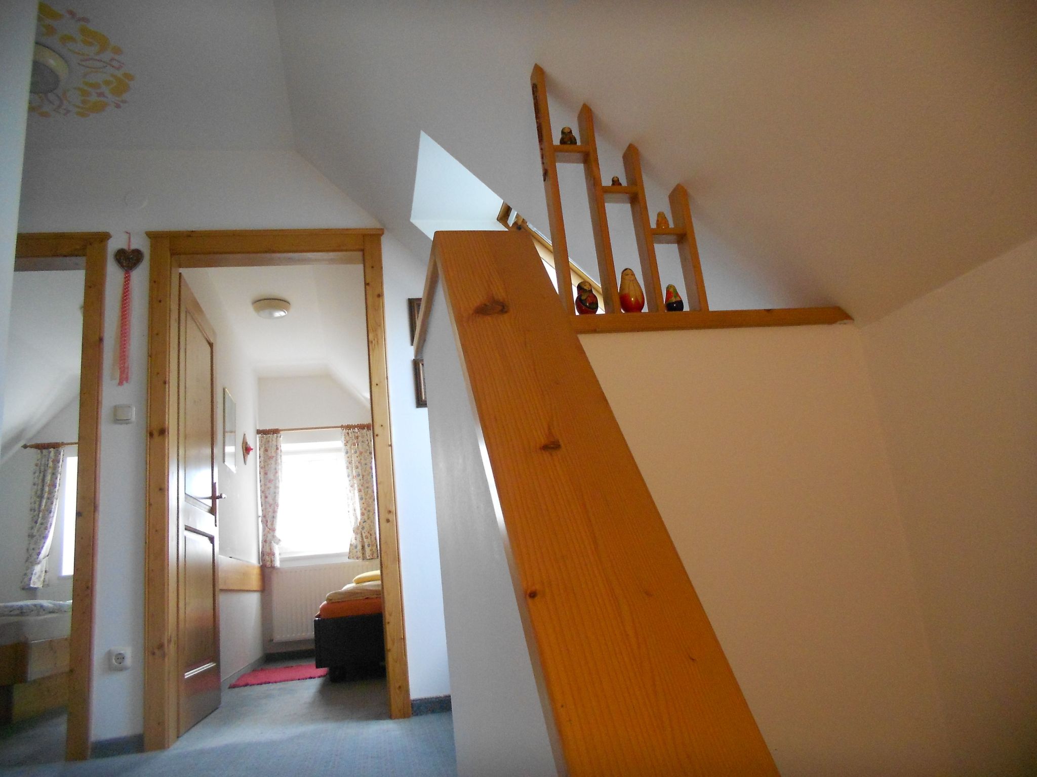 Mit Gemeinschaftspool und Terrasse-Drinnen