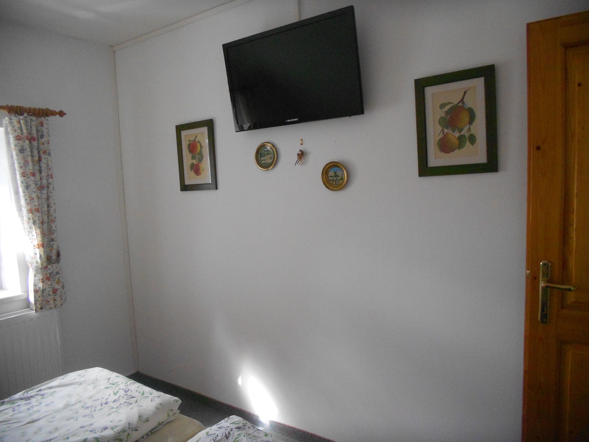 Mit Gemeinschaftspool und Terrasse-Drinnen