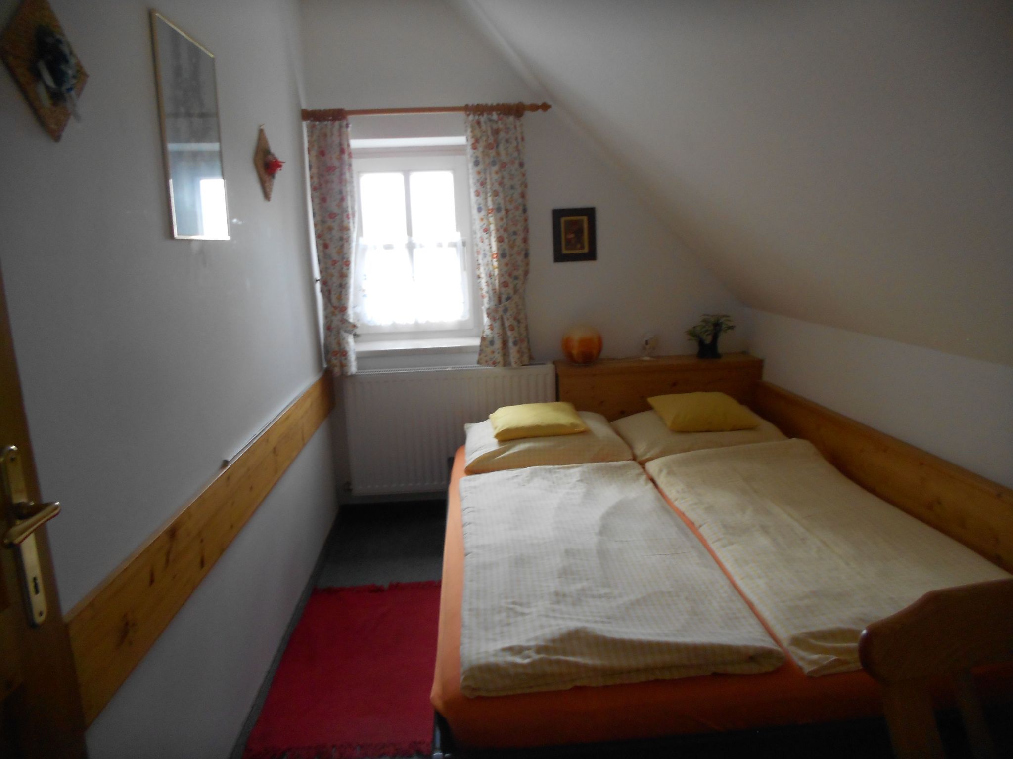 Mit Gemeinschaftspool und Terrasse-Drinnen