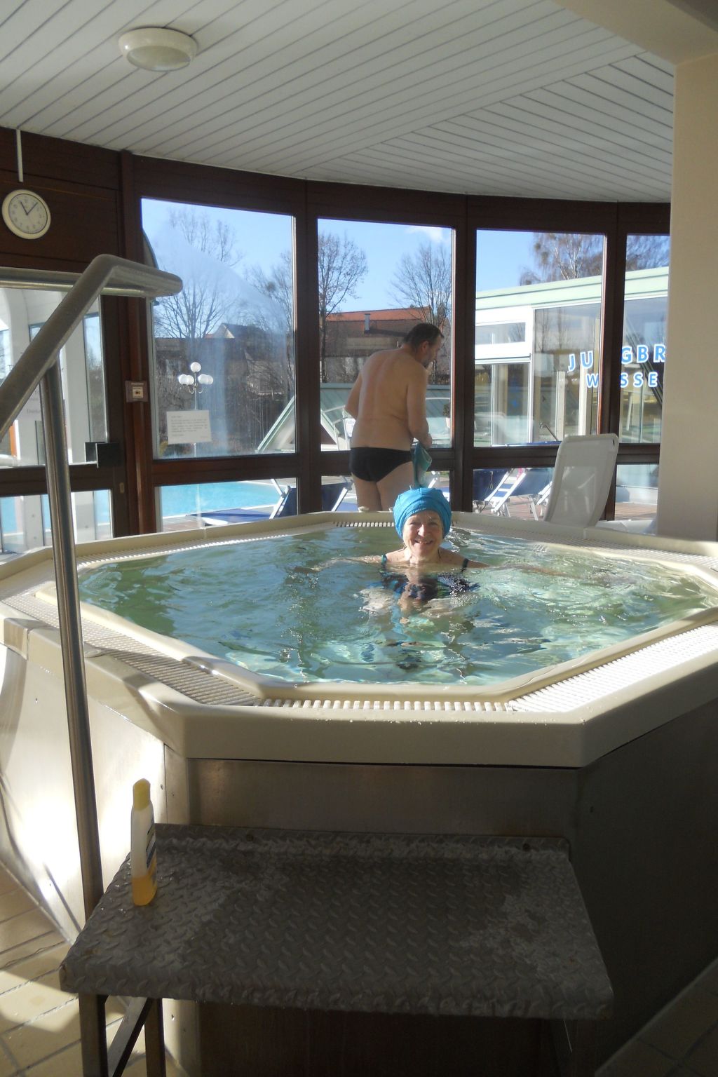 Mit Gemeinschaftspool und Terrasse-Drinnen