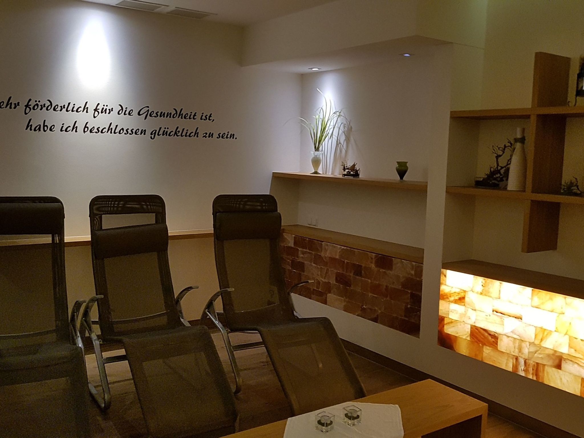 Mit Gemeinschaftspool und Terrasse-Drinnen