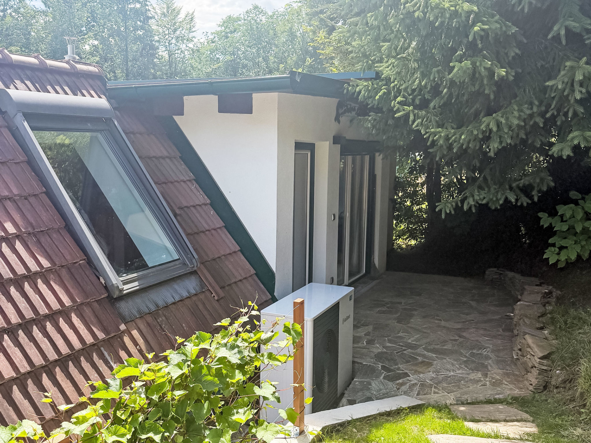 Haus im Grünen - Buiten