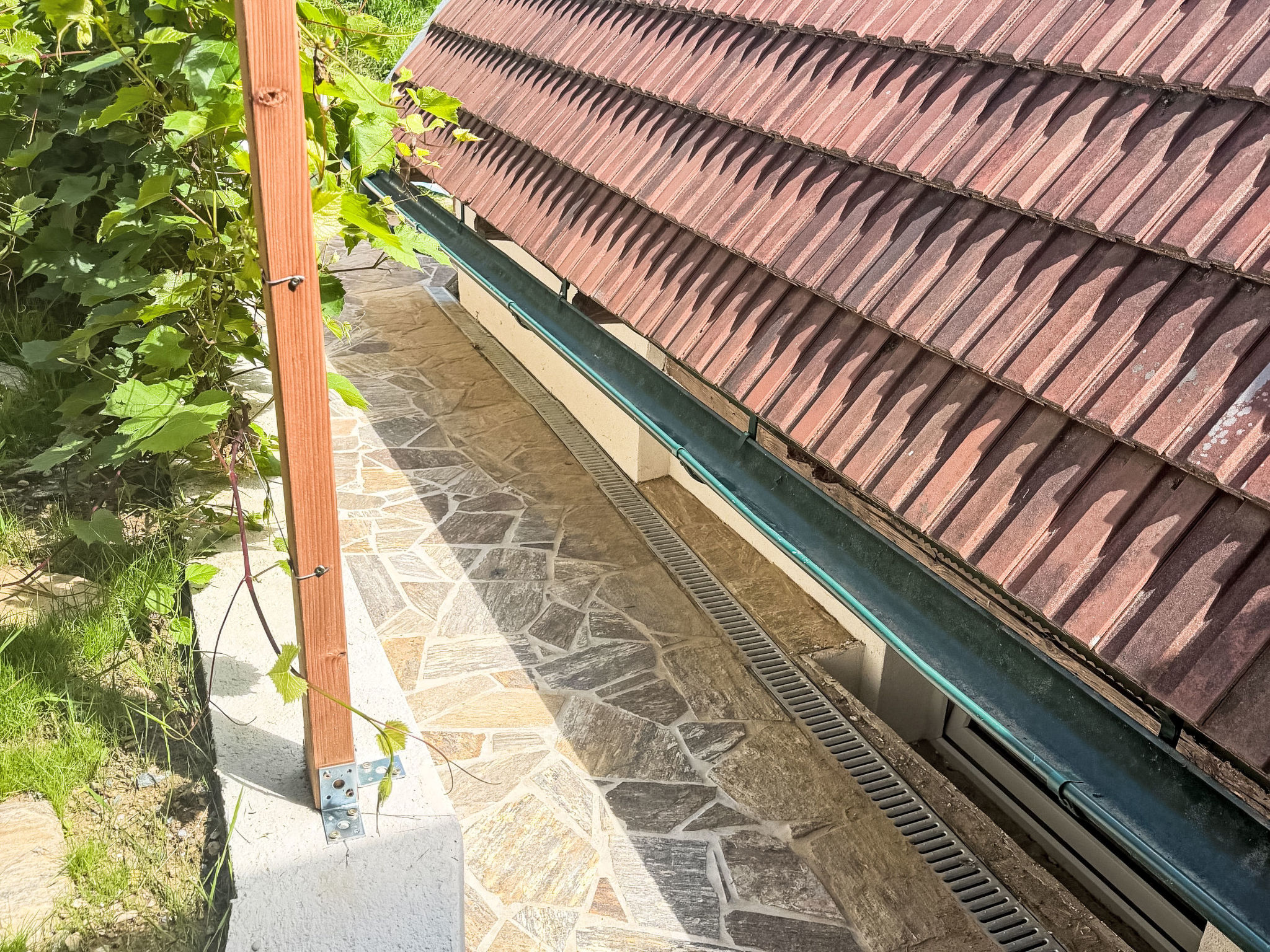 Haus im Grünen - Buiten