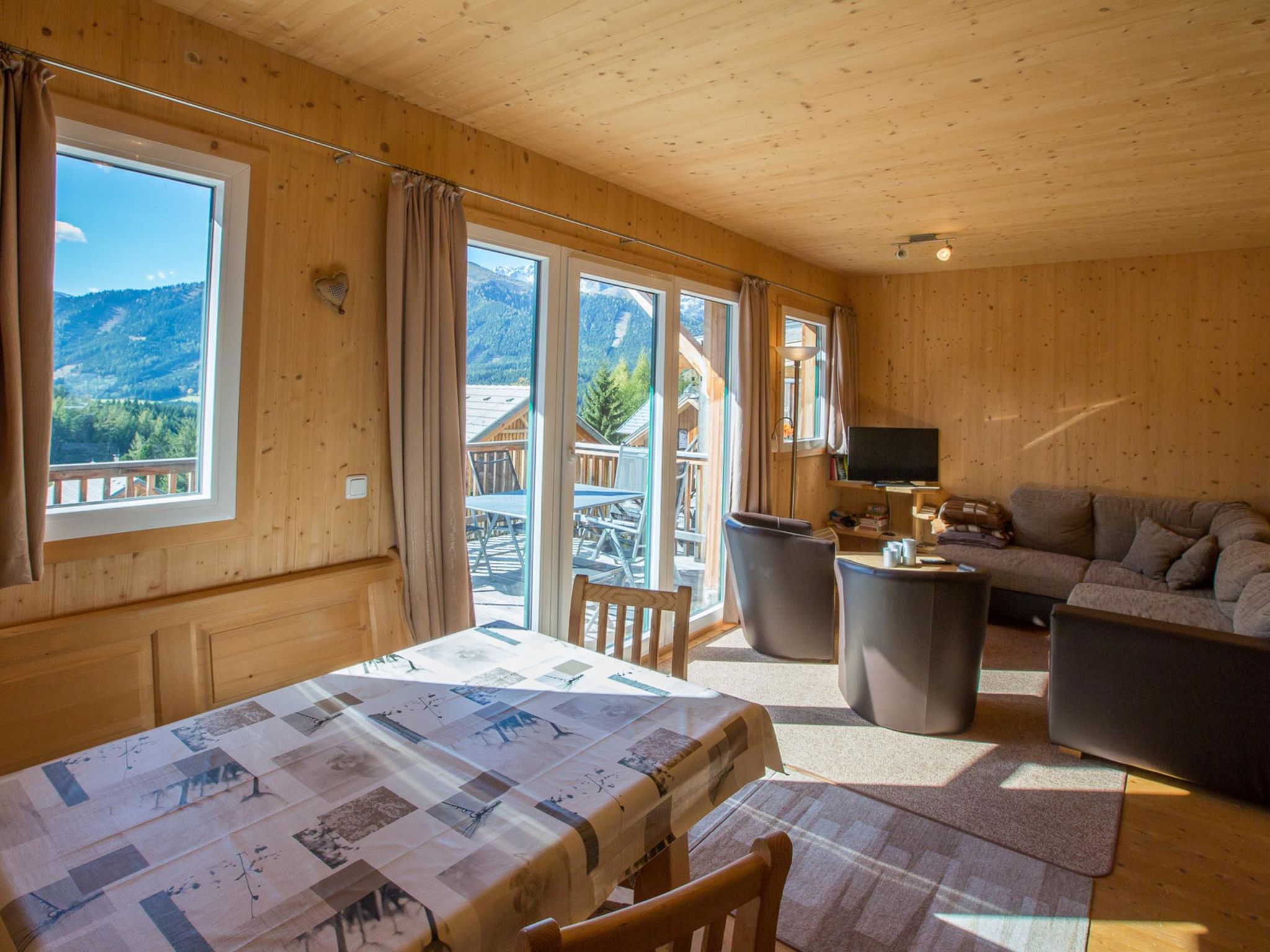 Superior Almdorf #63: Luxe chalet met sauna, whirlpool & directe skitoegang - foto 3