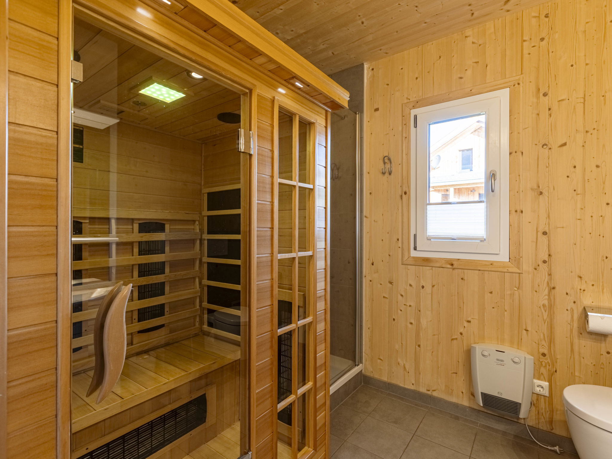 Superior #57 Sprudelwanne: vrijstaande chalet aan de skipiste in Hohentauern - foto 37
