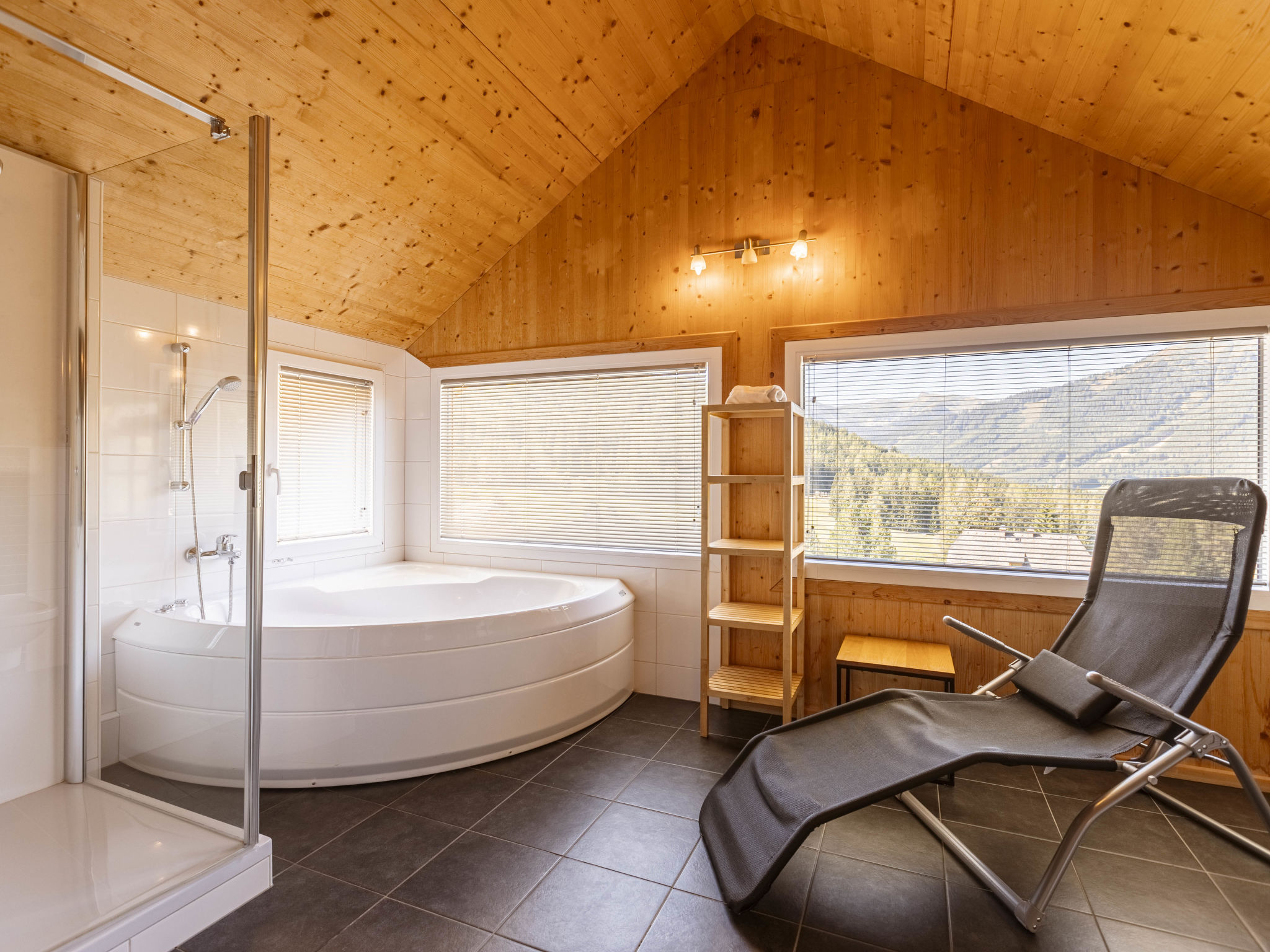 Premium Chalet #18 met privé sauna & whirlpool aan de piste - foto 5