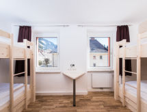 für bis zu 27 Personen mit Sauna