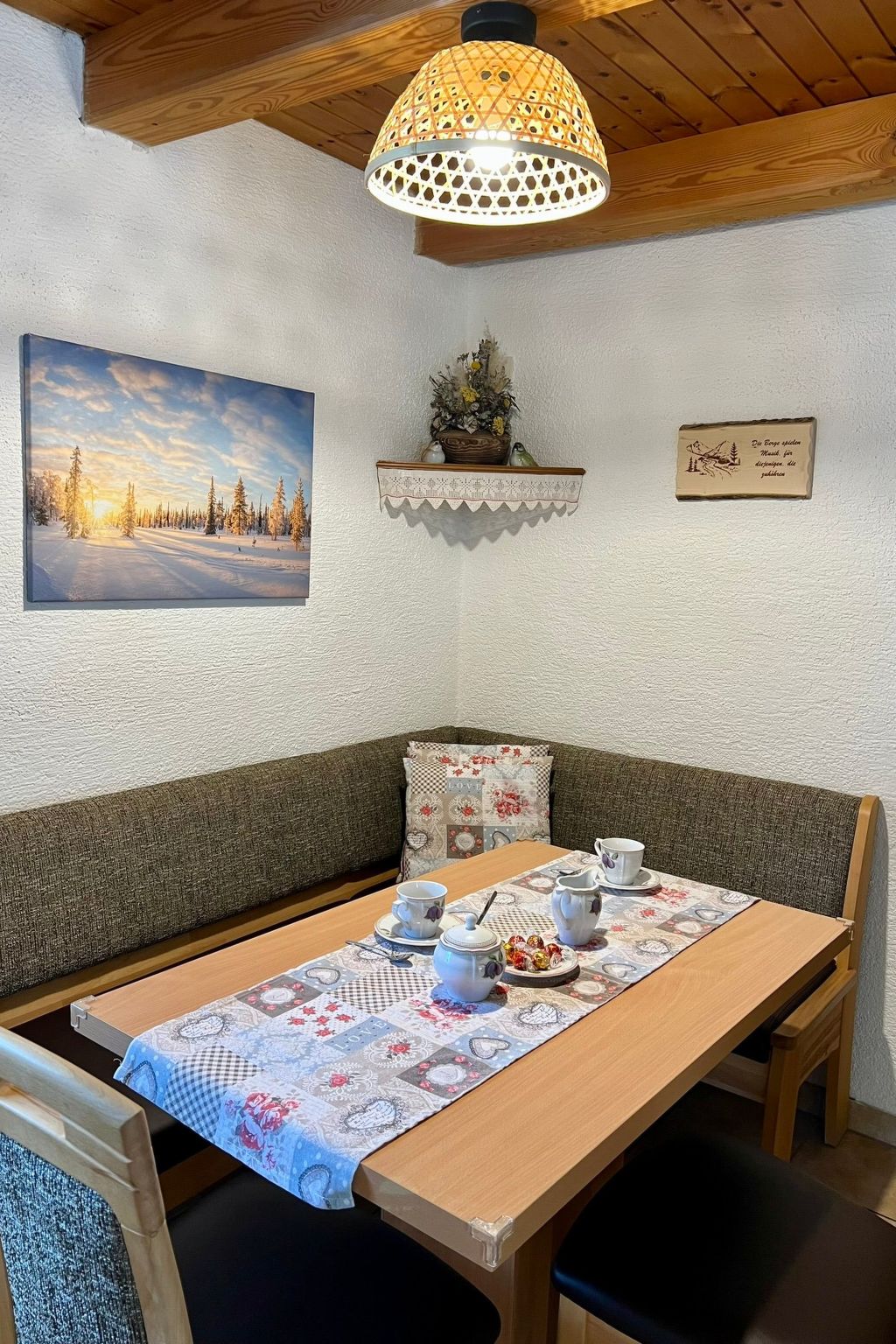 Umundumhütte-Binnen