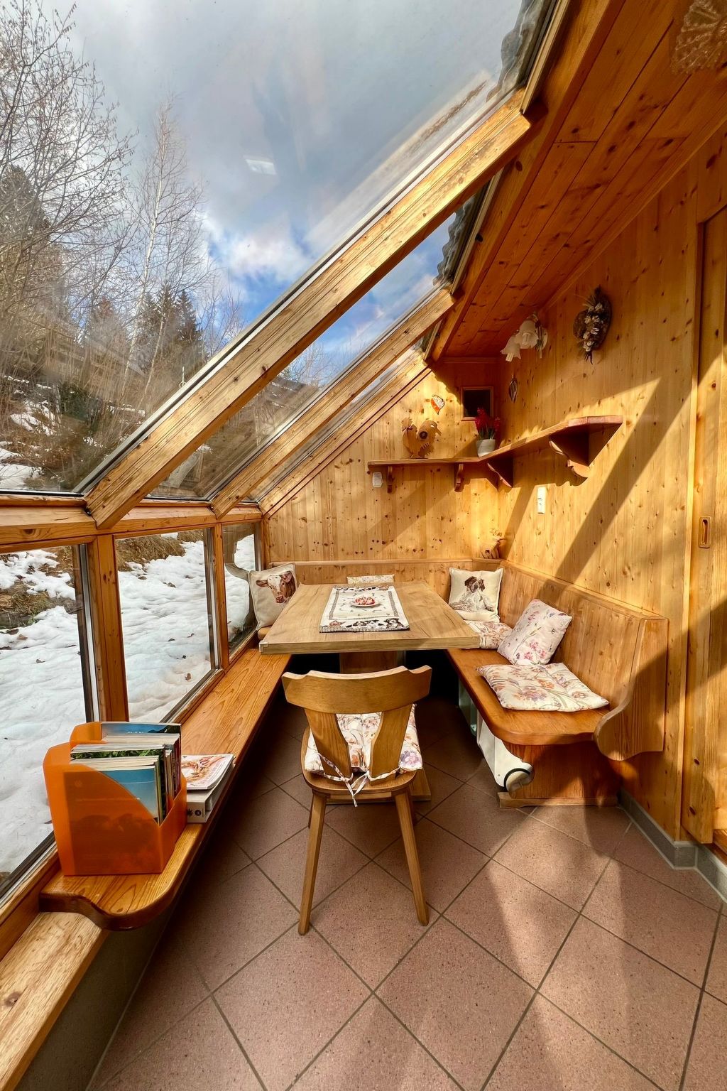 Umundumhütte-Binnen