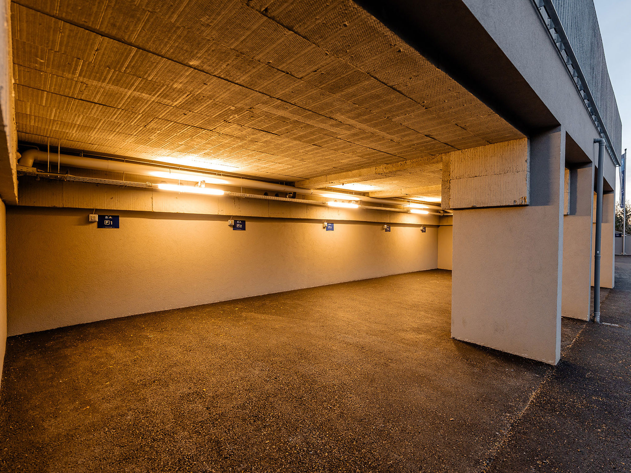 - Image 3