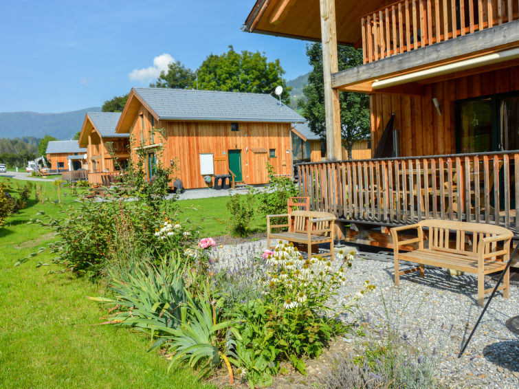"Premium mit 5 SZ,Sauna o IR-Sauna+SP", 6-room chalet 150 m2 on 2 levels. Bright, comfortable and wooden furniture furnishings: living/dining room with dining table and satellite TV (flat screen). 5 d..