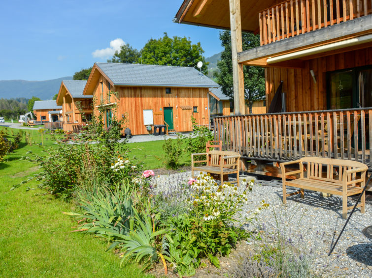 "Premium mit 5 SZ,Sauna o IR-Sauna+SP", 6-Zimmer-Chalet 150 m2 auf 2 Stockwerken. Hell, komfortabel und mit viel Holz eingerichtet: Wohn-/Esszimmer mit Esstisch und Sat-TV (Flachbildschirm). 5 Doppelz..