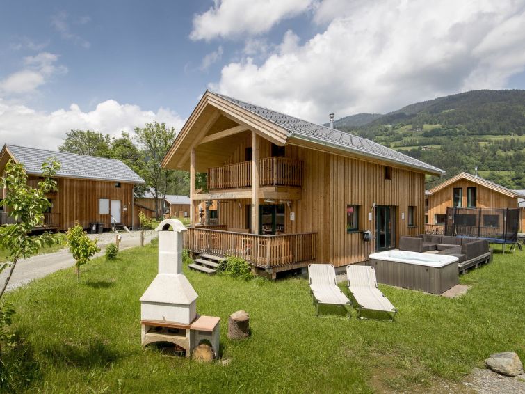 "Superior mit 5 SZ,Sauna o.IR Sauna+SB", 5-Zimmer-Chalet 115 m2 auf 2 Stockwerken. Hell, komfortabel und mit viel Holz eingerichtet: Eingang. Wohn-/Esszimmer mit Essecke und Sat-TV (Flachbildschirm). ..