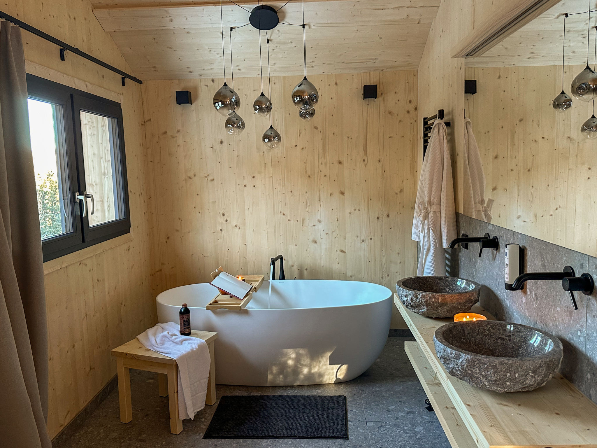 02_Nth050_18a_Sup Chalet mit Sauna und Hot Tub 2 E - Drinnen