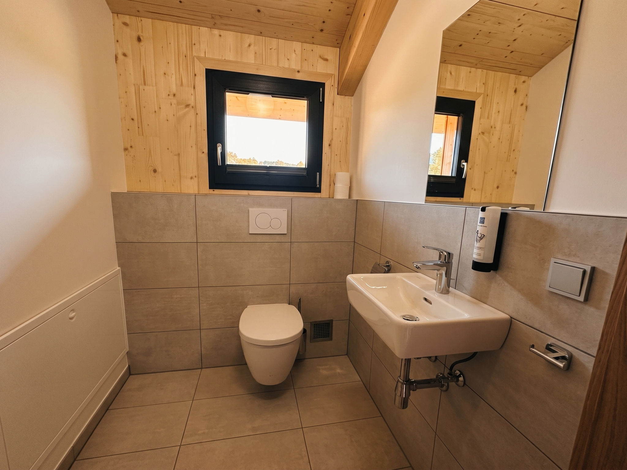 02_NTH055_18f_Sup Chalet mit Sauna und Hot Tub 2 E - Binnen