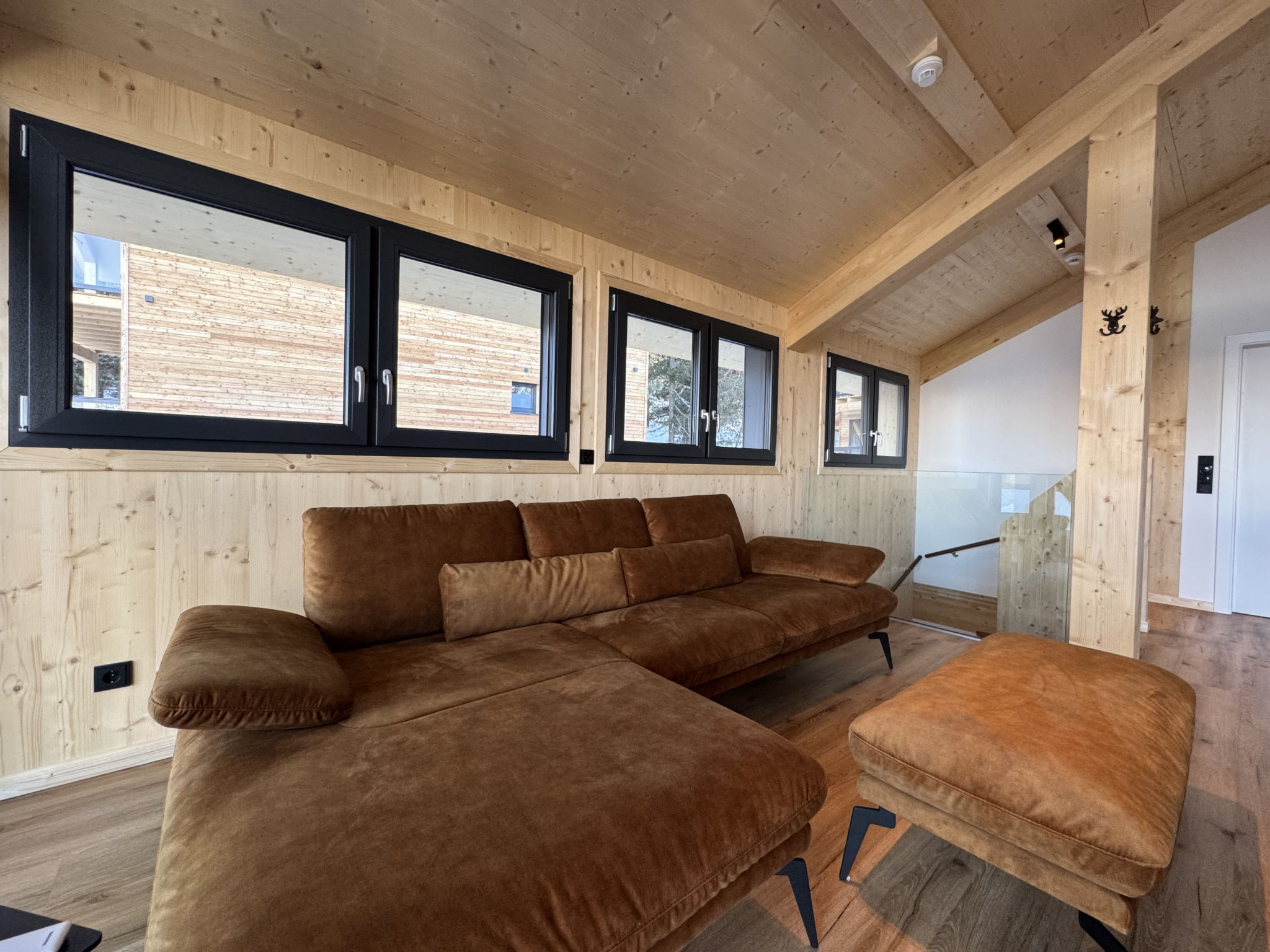02_NTH052_18c_Sup Chalet mit Sauna und Hot Tub 2 E - Drinnen