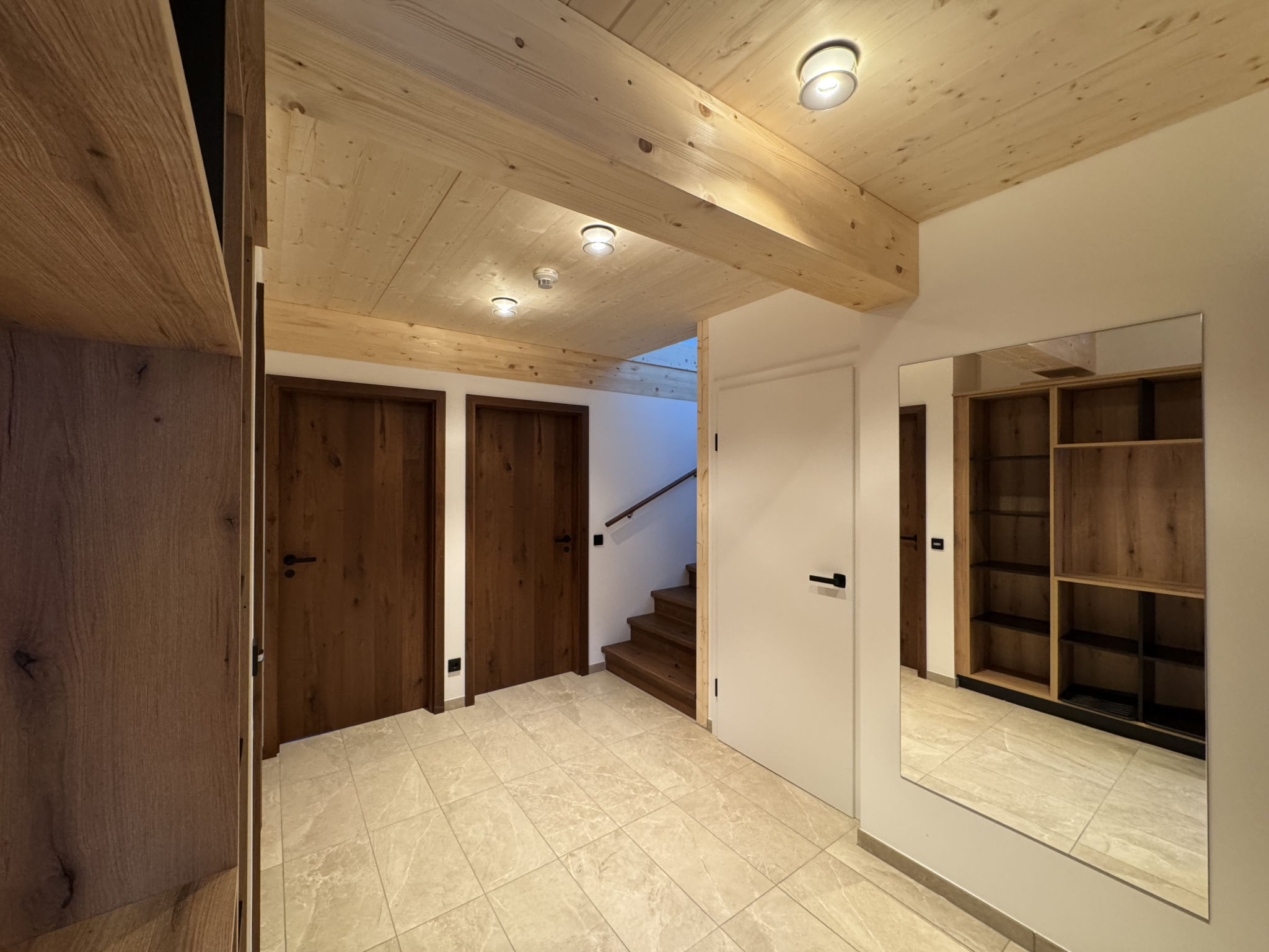 02_NTH052_18c_Sup Chalet mit Sauna und Hot Tub 2 E - Drinnen