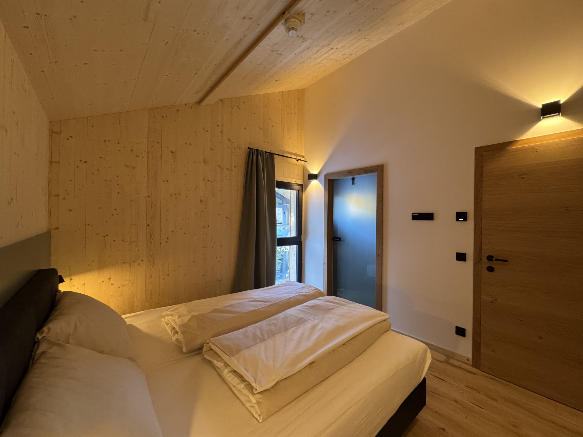 02_NTH053_18d_Sup Chalet mit Sauna und Hot Tub 2 E - Binnen