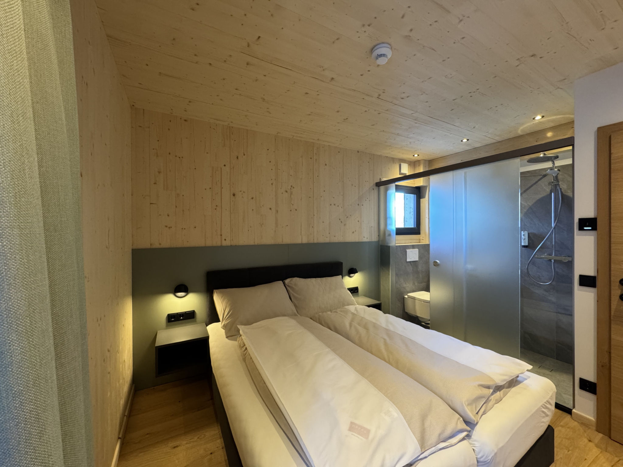 02_NTH053_18d_Sup Chalet mit Sauna und Hot Tub 2 E - Binnen
