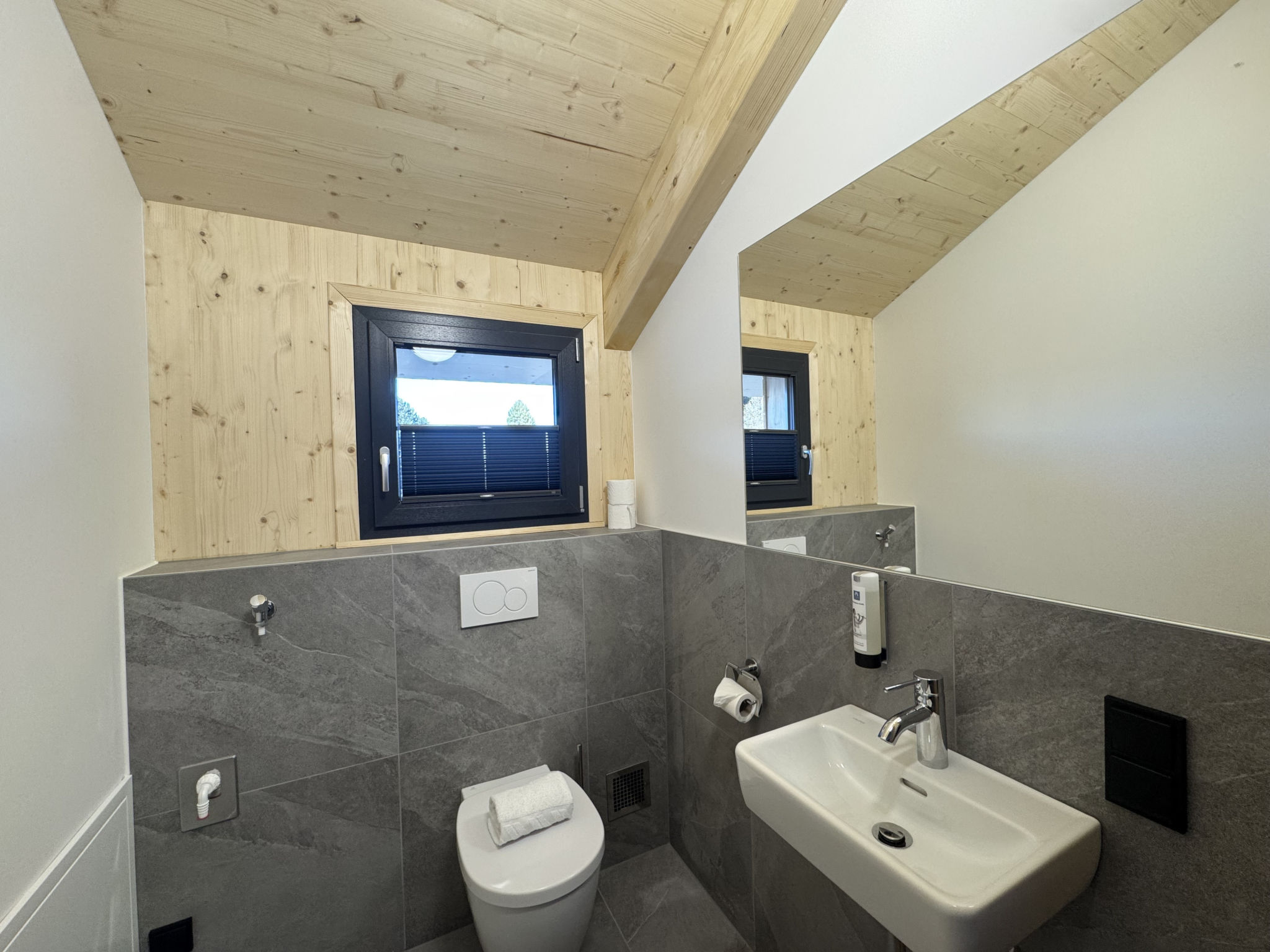 02_NTH053_18d_Sup Chalet mit Sauna und Hot Tub 2 E - Binnen