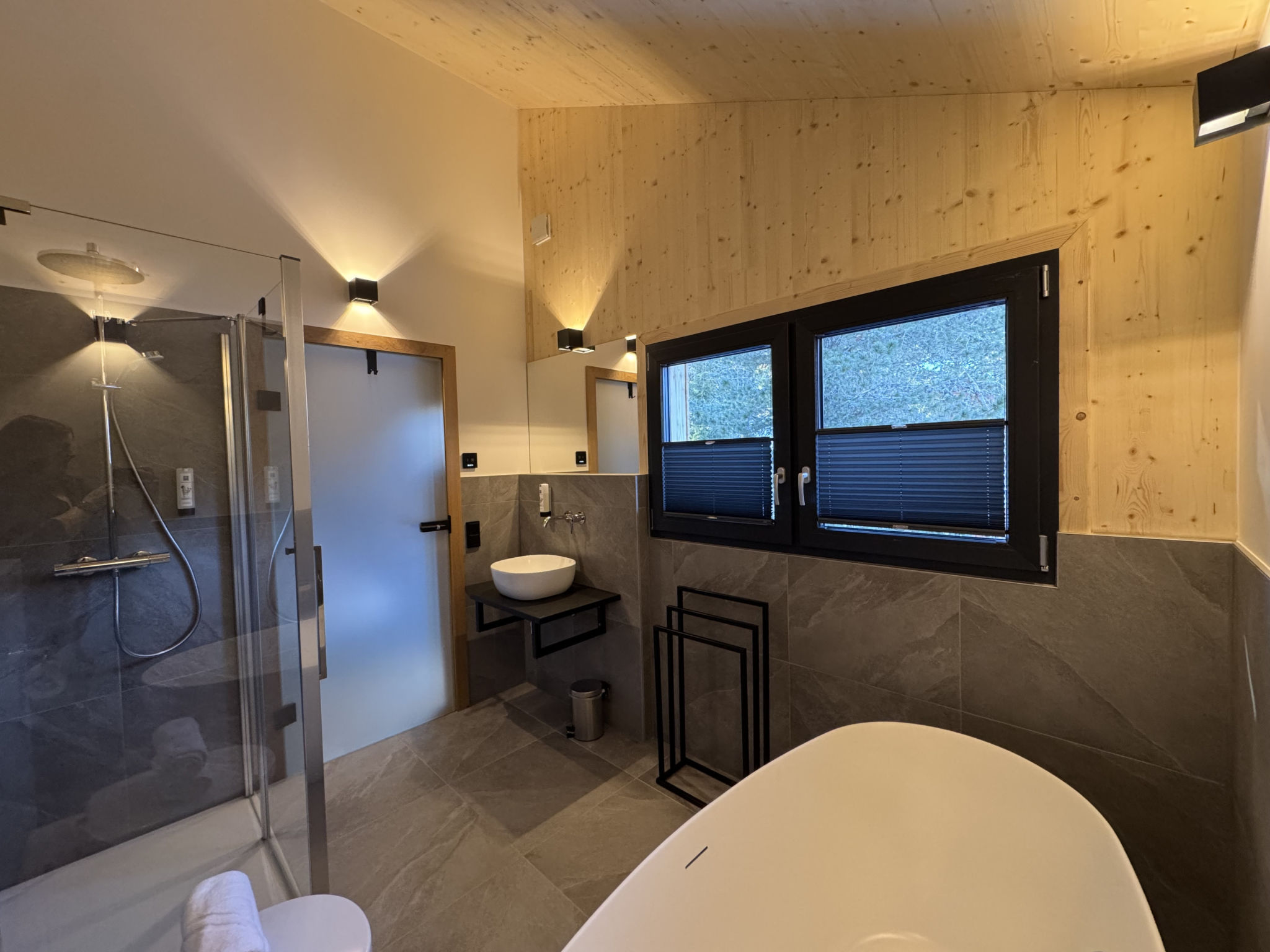 02_NTH053_18d_Sup Chalet mit Sauna und Hot Tub 2 E - Binnen