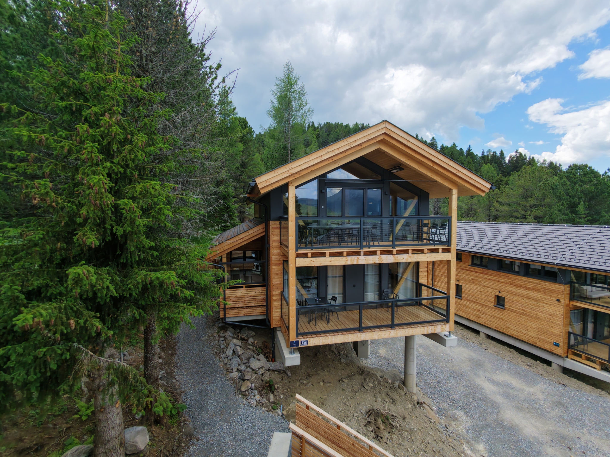 02_NTH053_18d_Sup Chalet mit Sauna und Hot Tub 2 E - Buiten