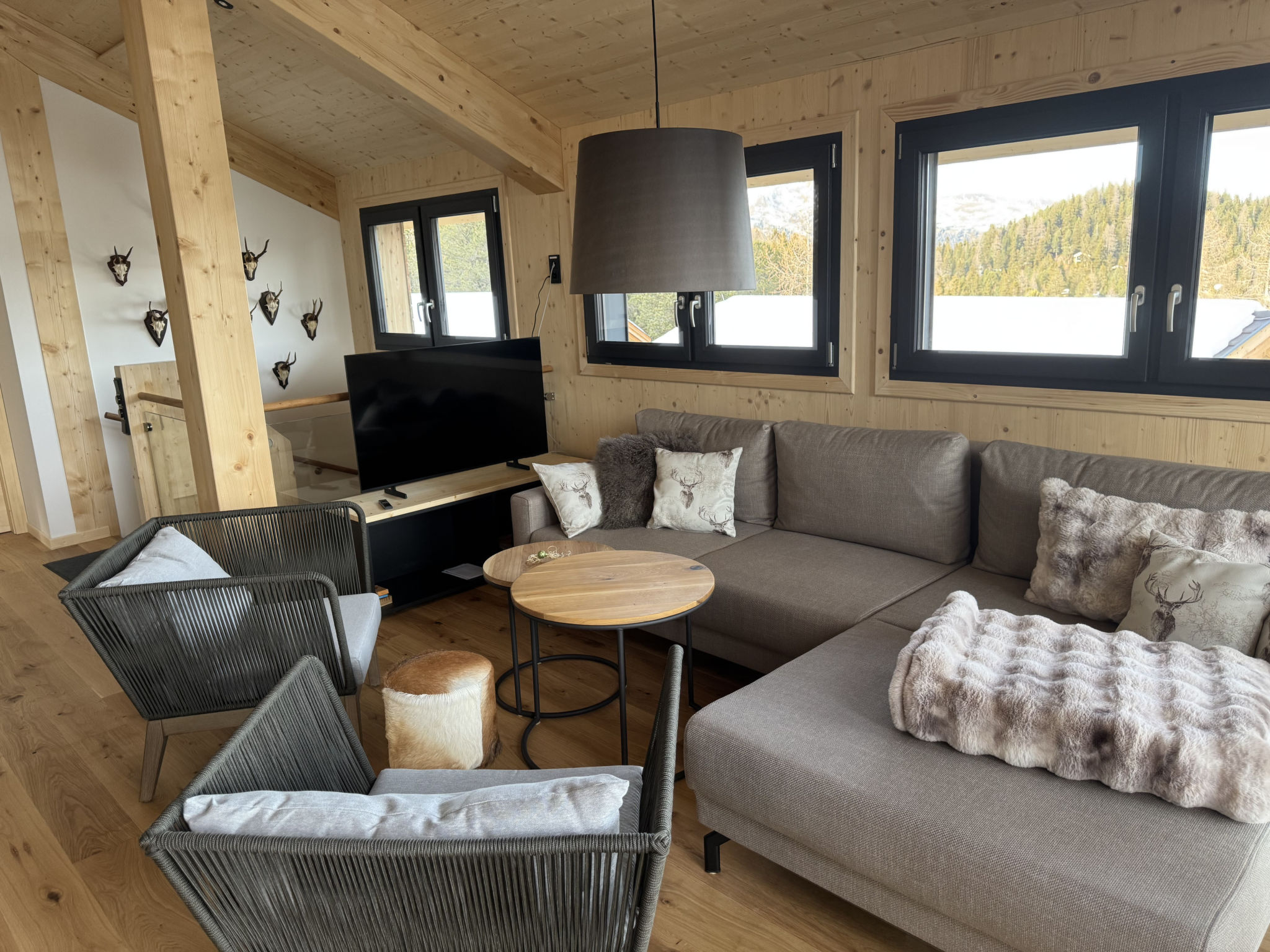 02_Nth051_18b_Sup Chalet mit Sauna und Hot Tub 2 E