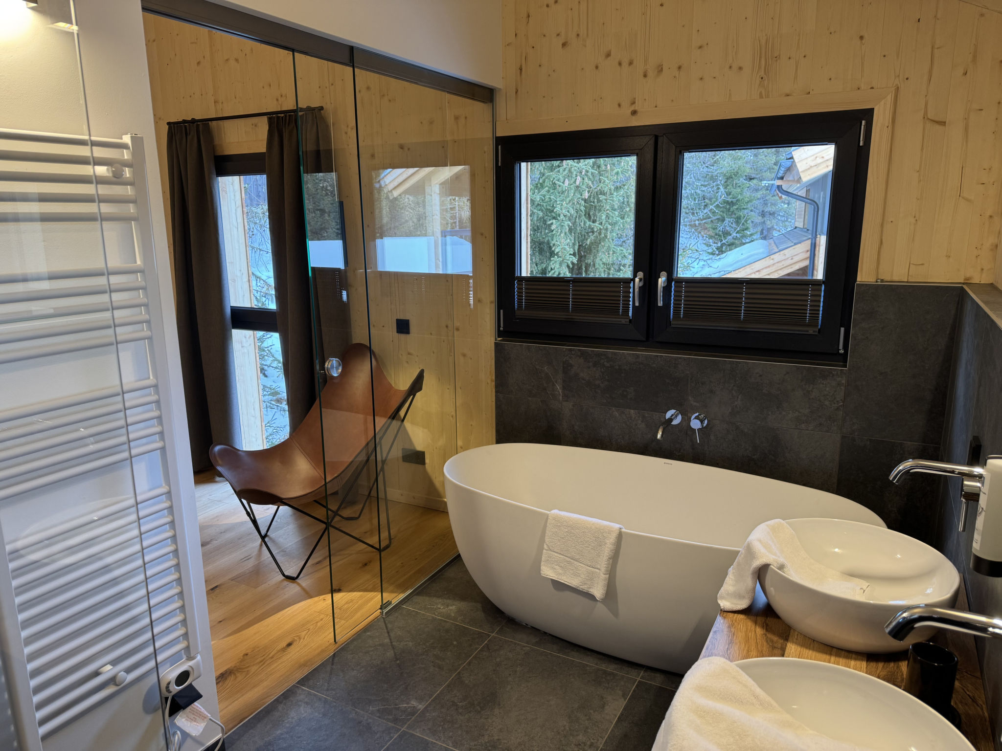 02_Nth051_18b_Sup Chalet mit Sauna und Hot Tub 2 E - Drinnen