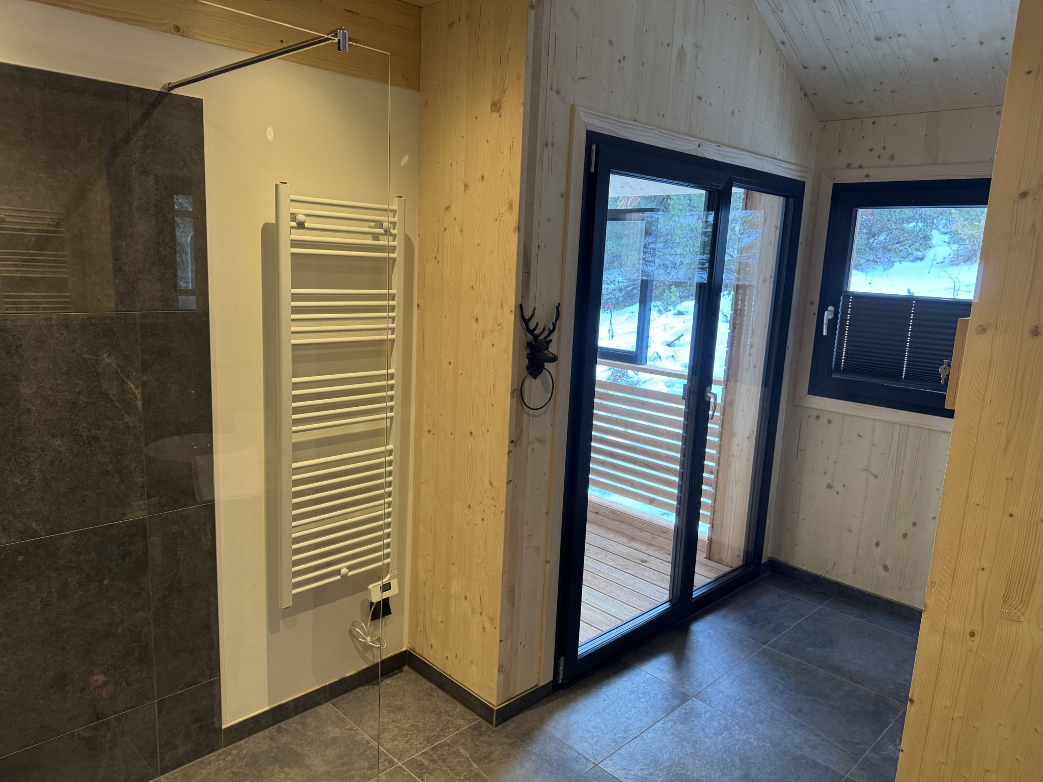02_Nth051_18b_Sup Chalet mit Sauna und Hot Tub 2 E - Drinnen