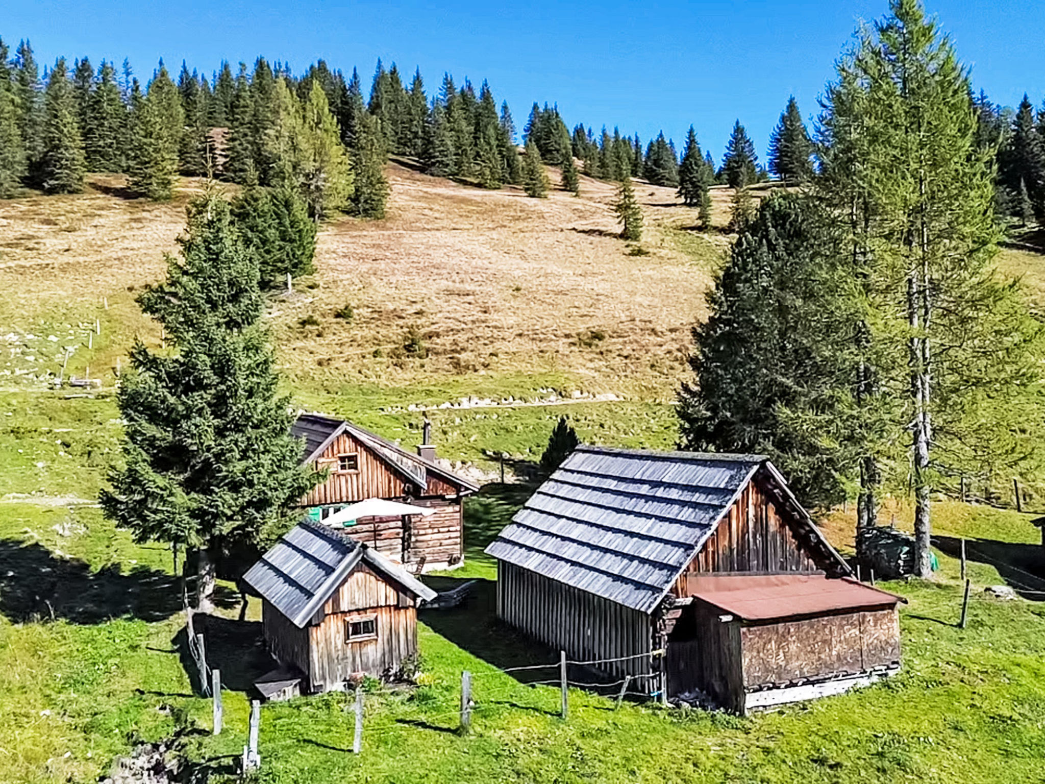 Schneehitzalmhütte - Draußen