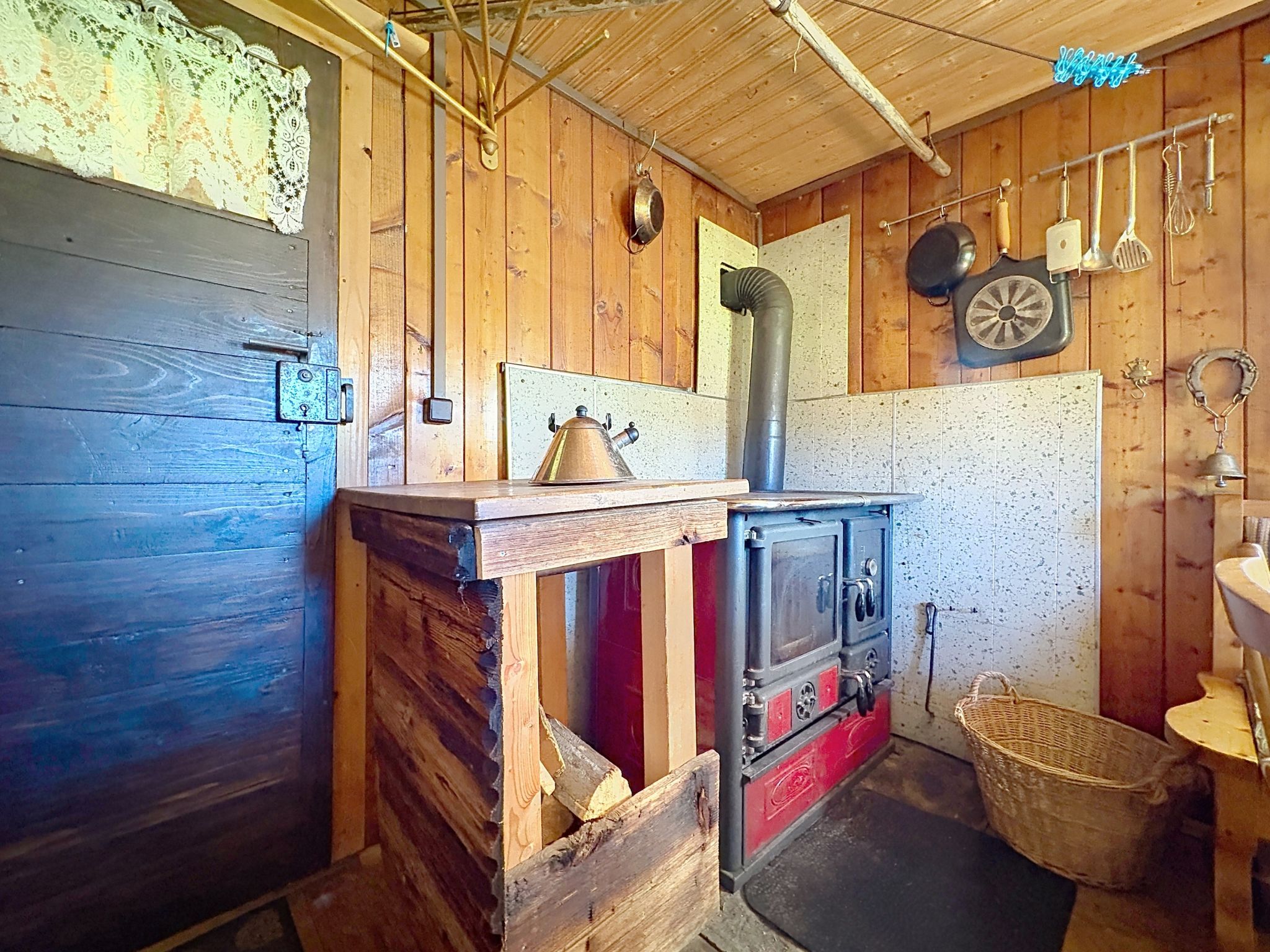 Schneehitzalmhütte - Draußen