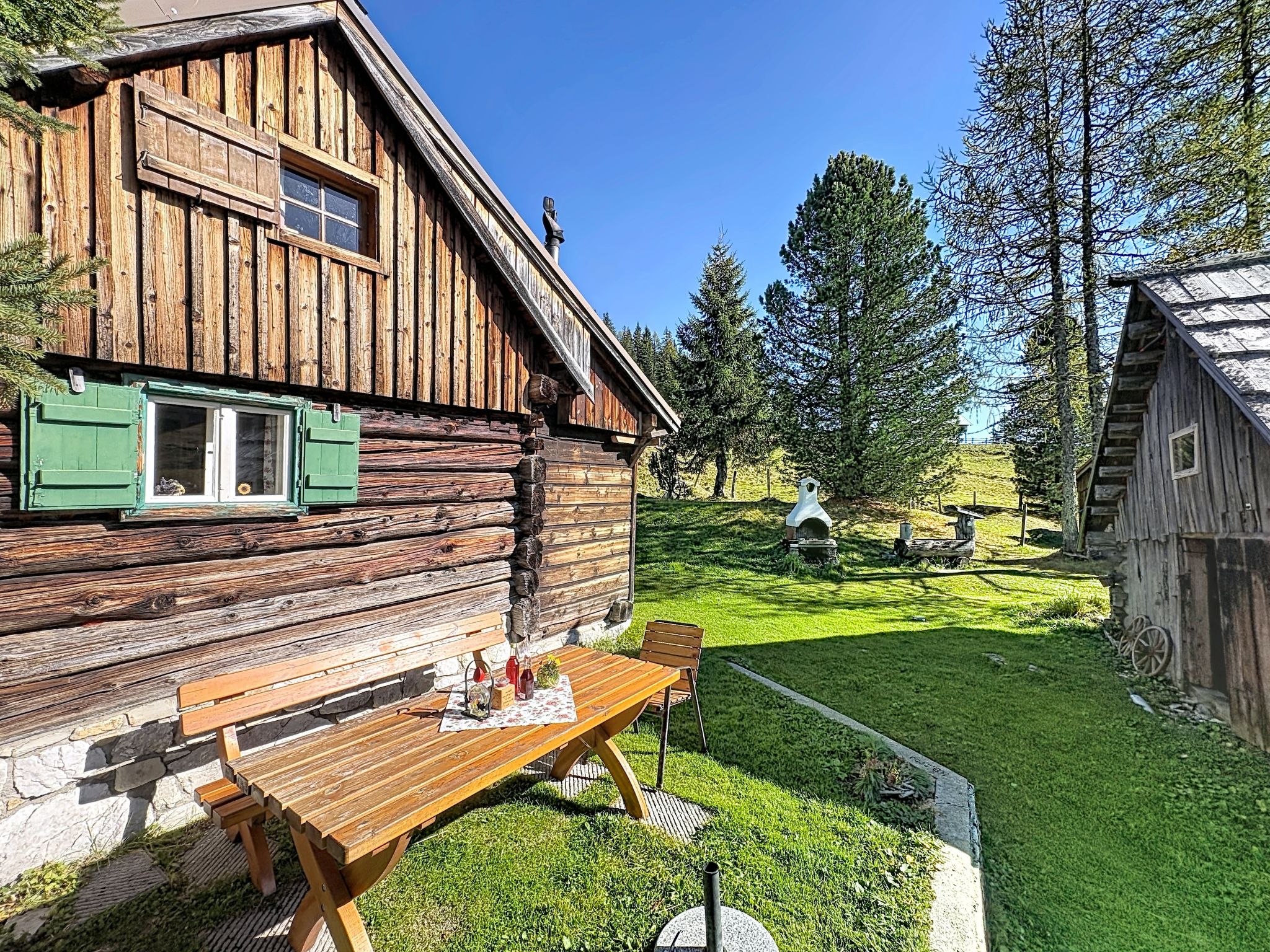 Schneehitzalmhütte - Draußen
