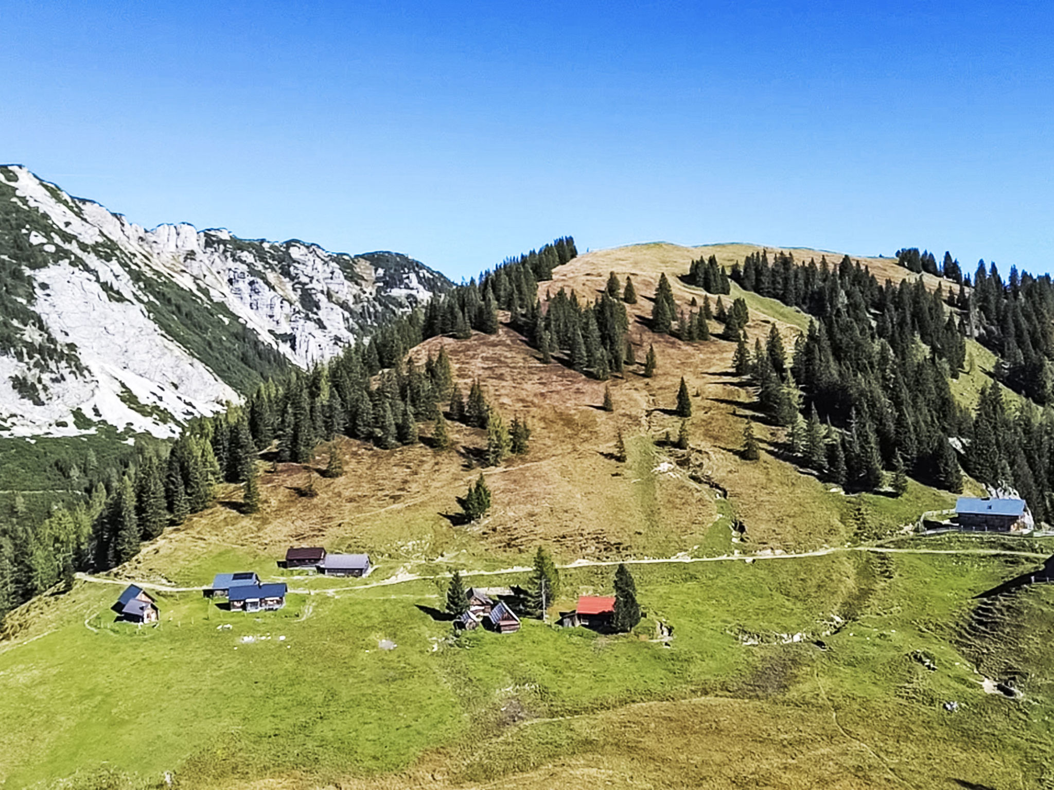 Schneehitzalmhütte - Draußen