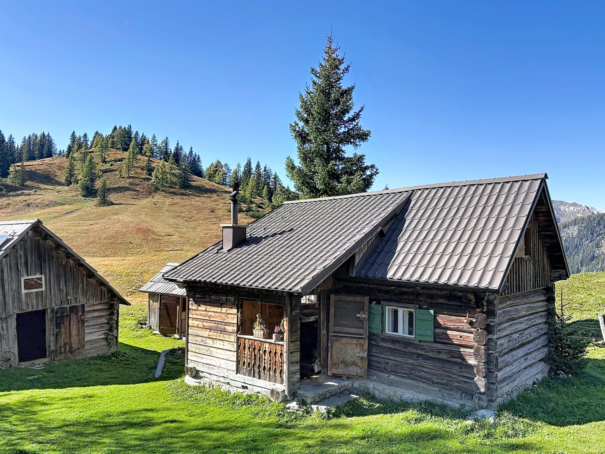 Schneehitzalmhütte - Draußen