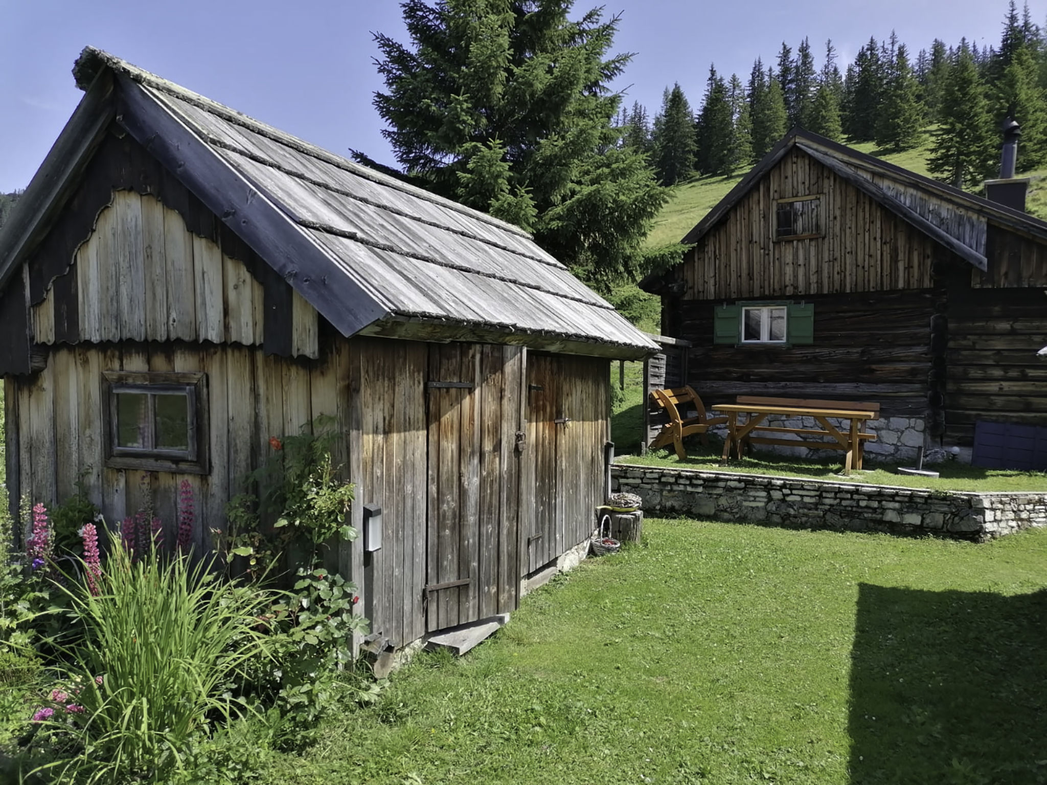 Schneehitzalmhütte - Draußen